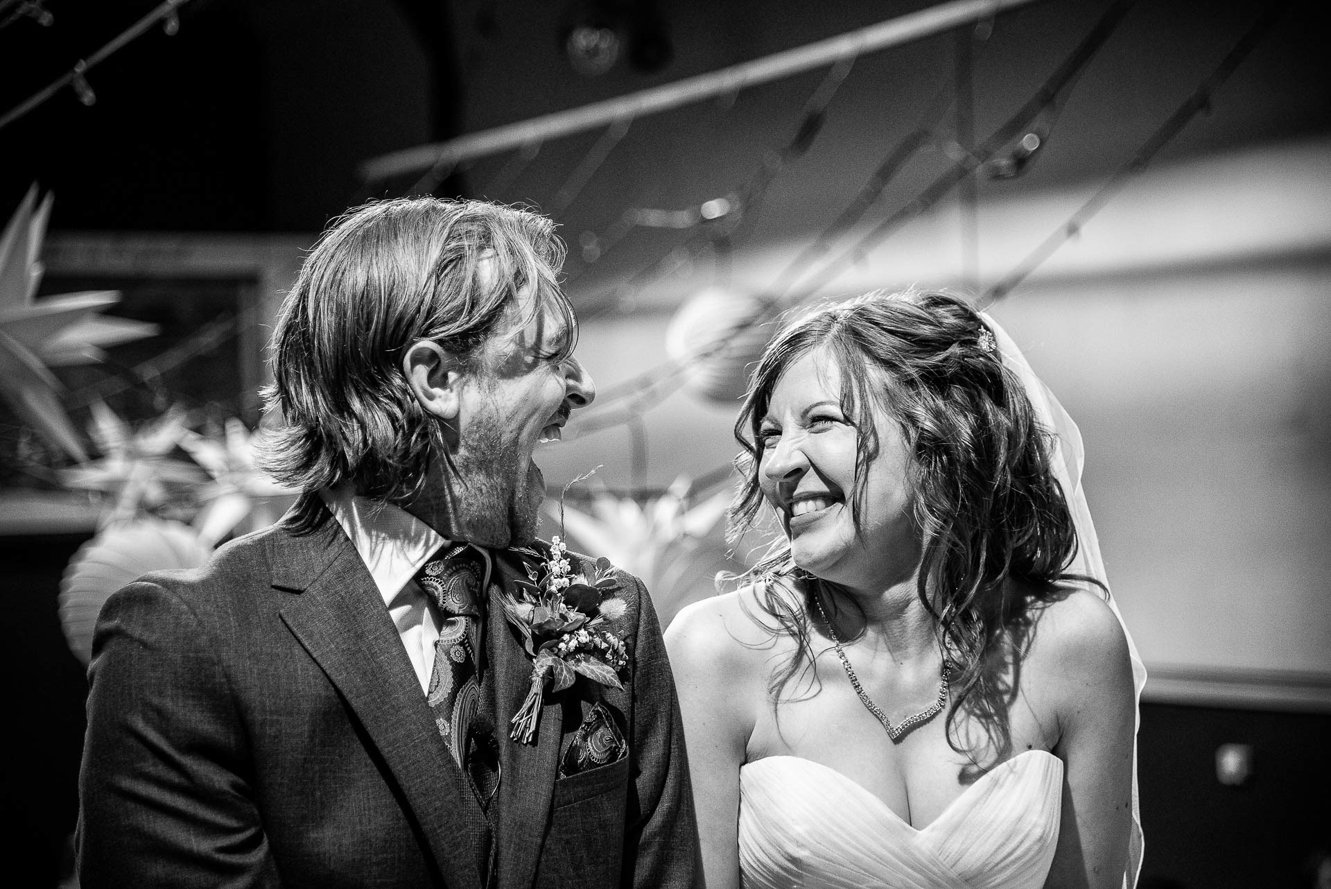 bride and groom fisher theatre wedding ceremony