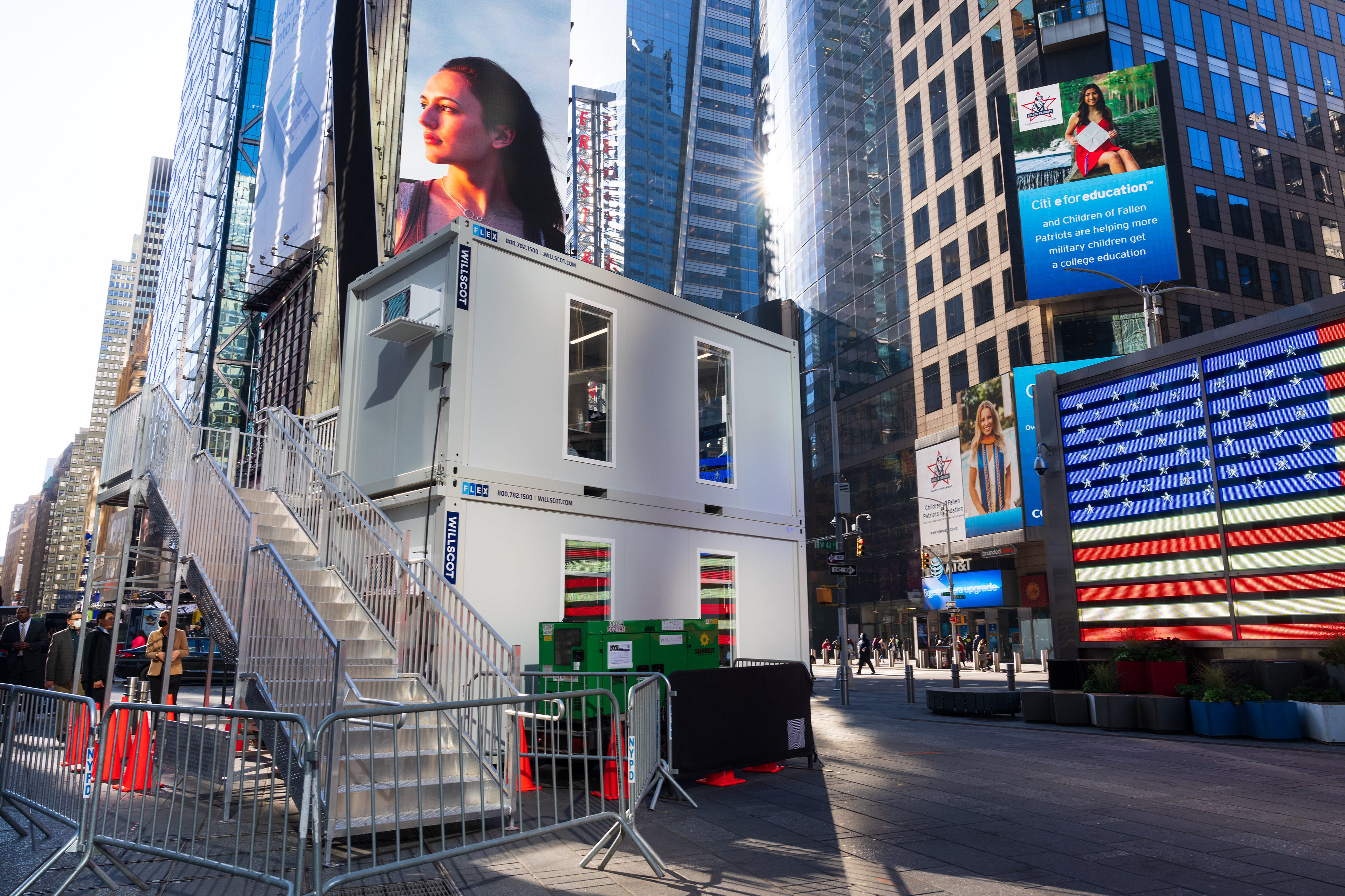Wilscot MobileMini Times Square Activation during Investor Day