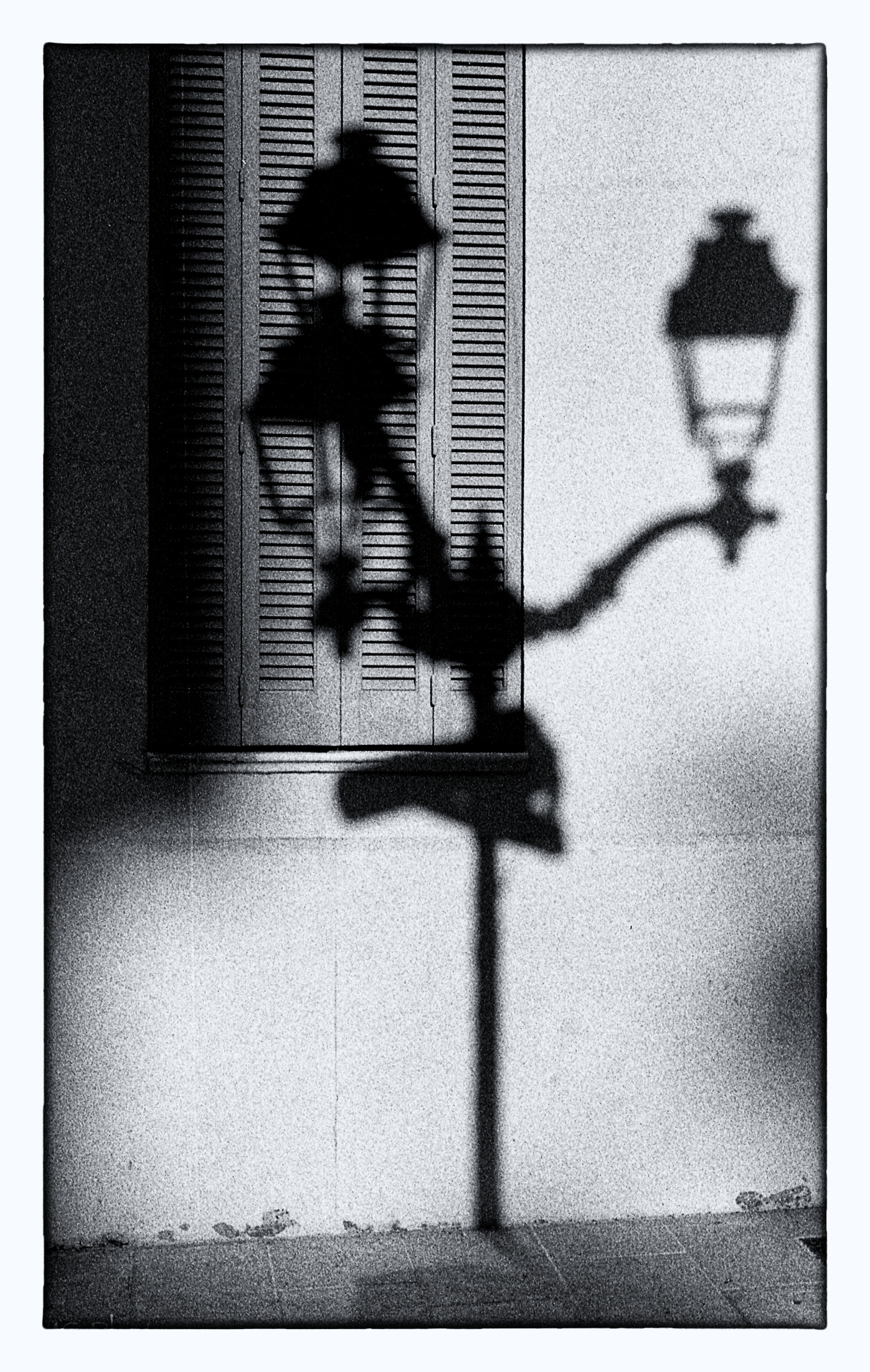 shadows (Toulon, les halles, Leica M3)