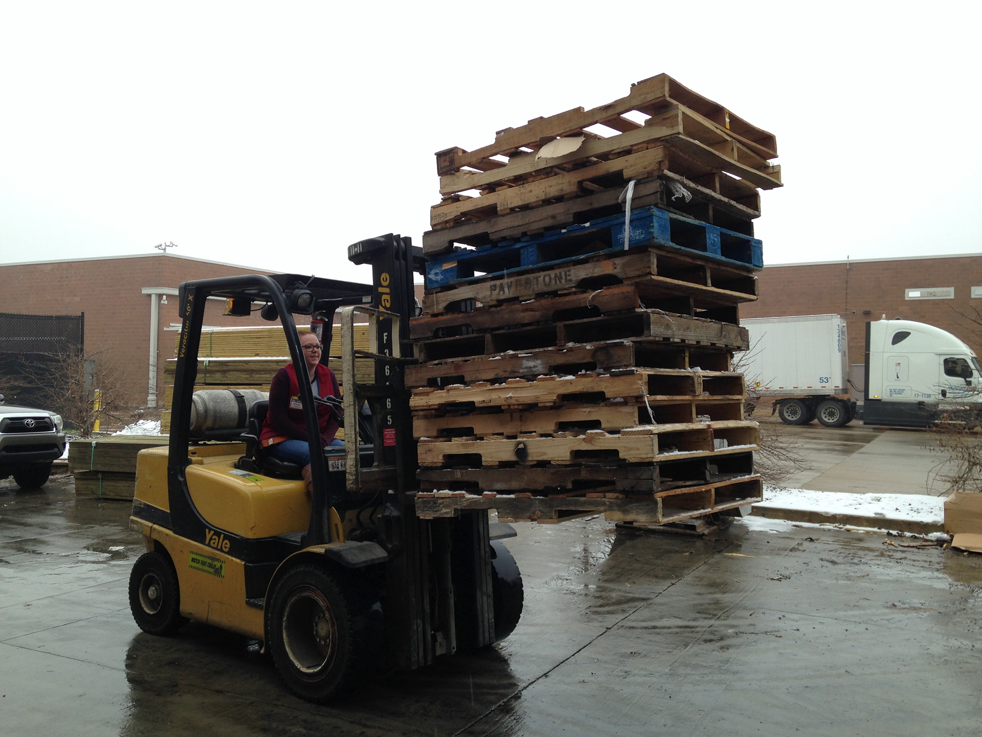 Sourcing pallets for cladding