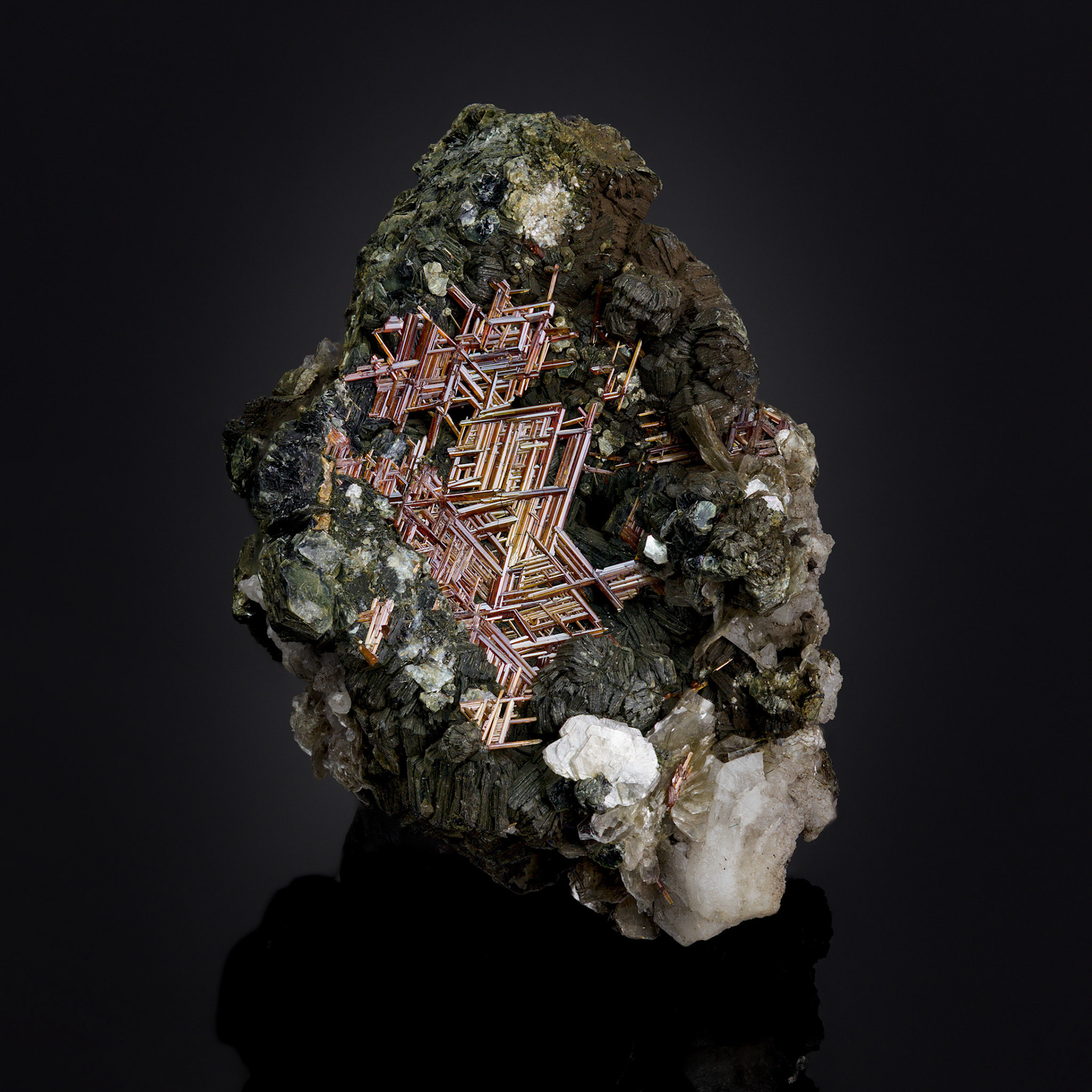 Rutile, Clinochlore: Plattenkogel, Austria; Alex Venzke Collection