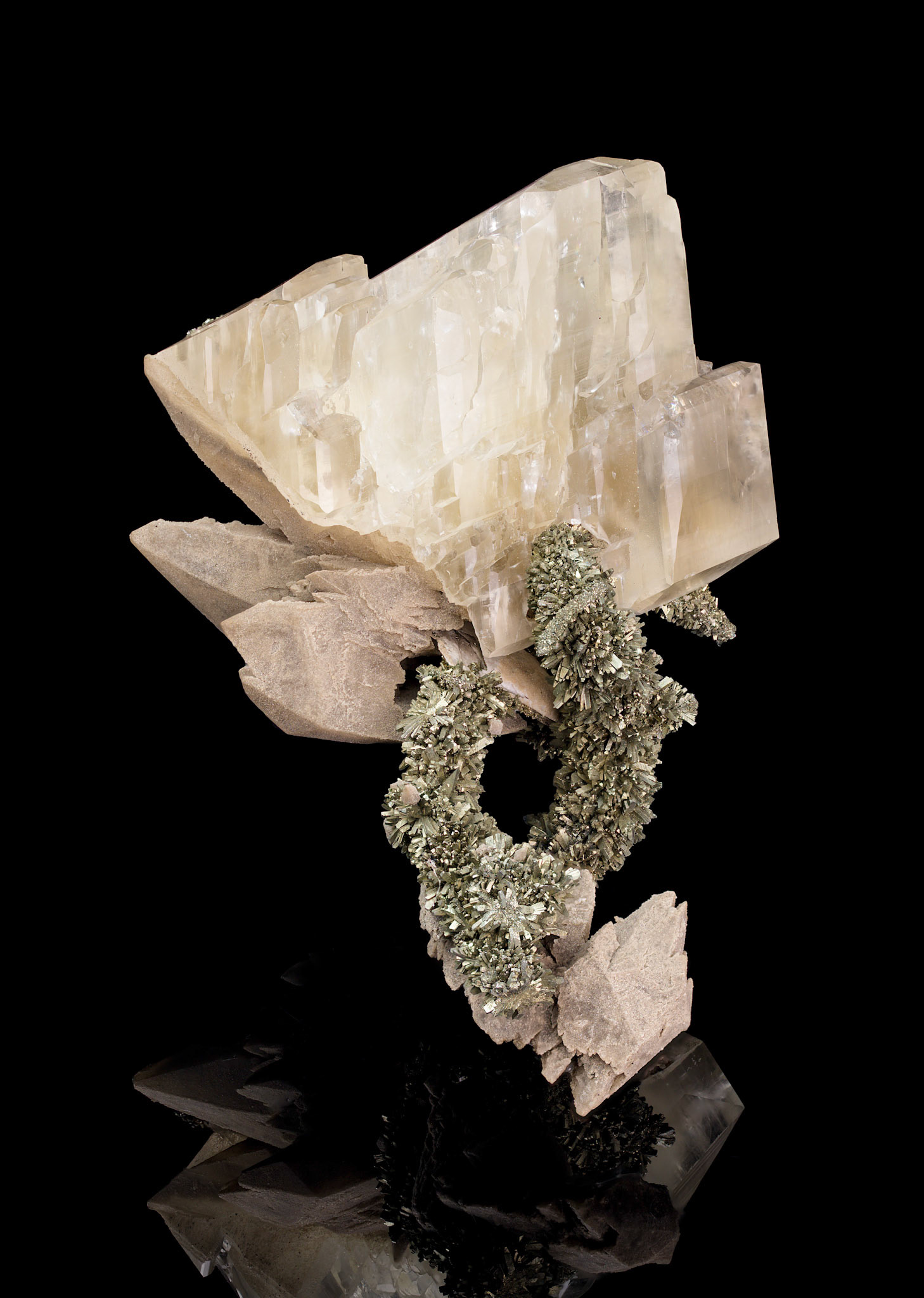 Calcite, Marcasite: Shullsburg, WI; Forrest Carithers Collection