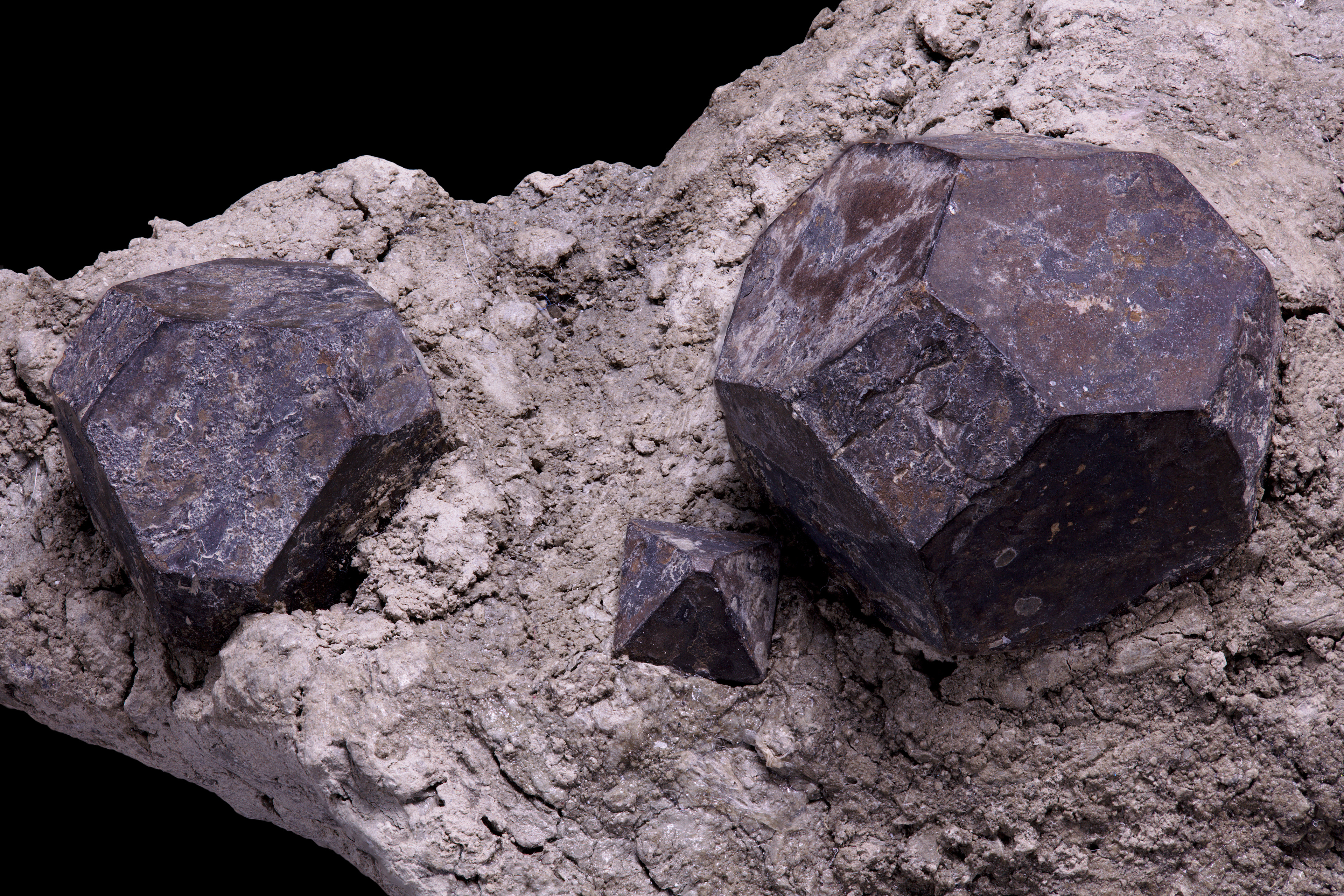 Hauerite - Raddusa, Italy