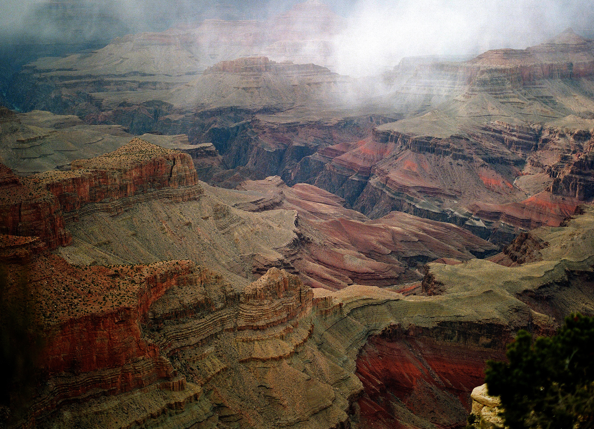 Shush, the canyon is sleeping. South Rim, Grand Canyon
