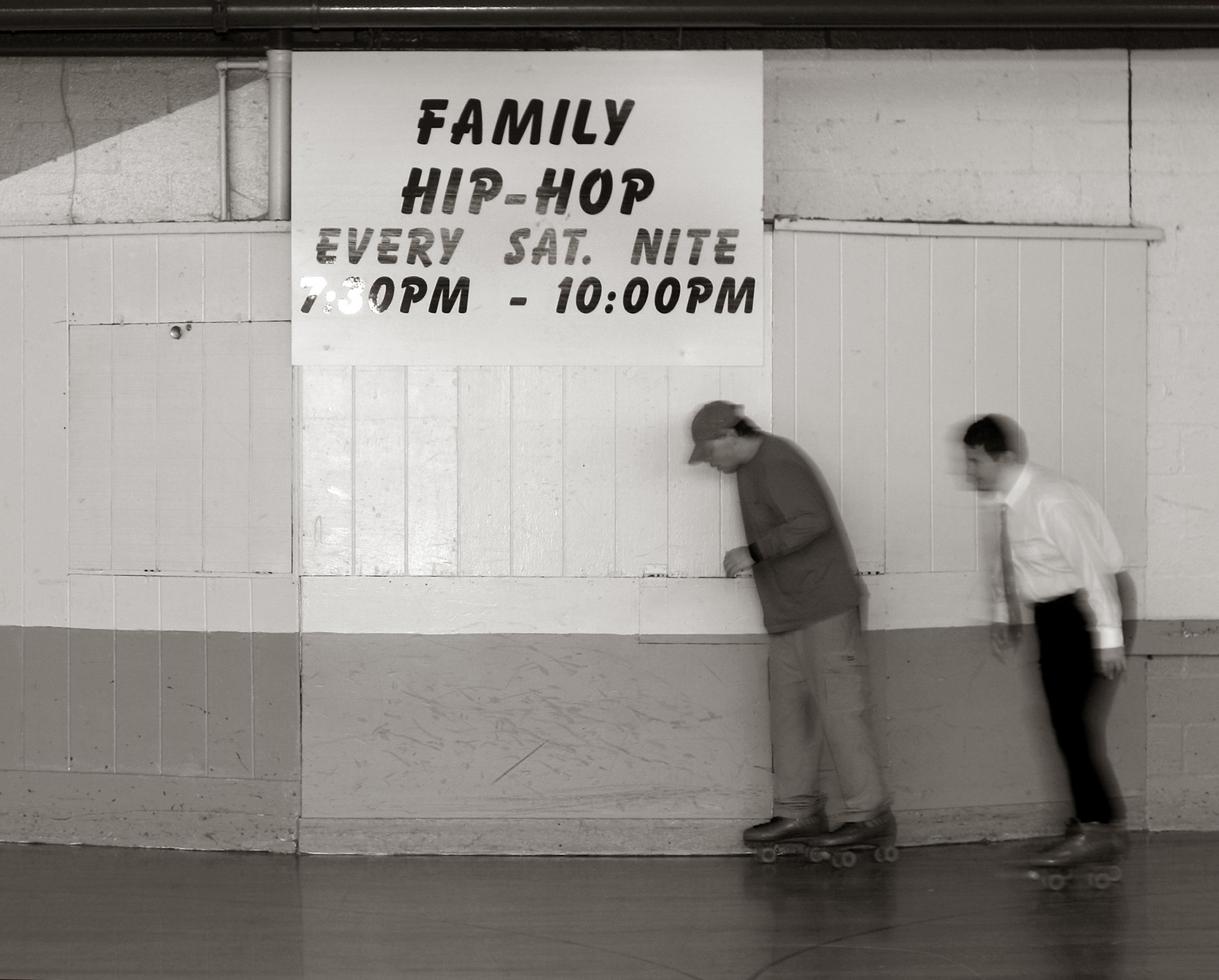 Spike roller skating
