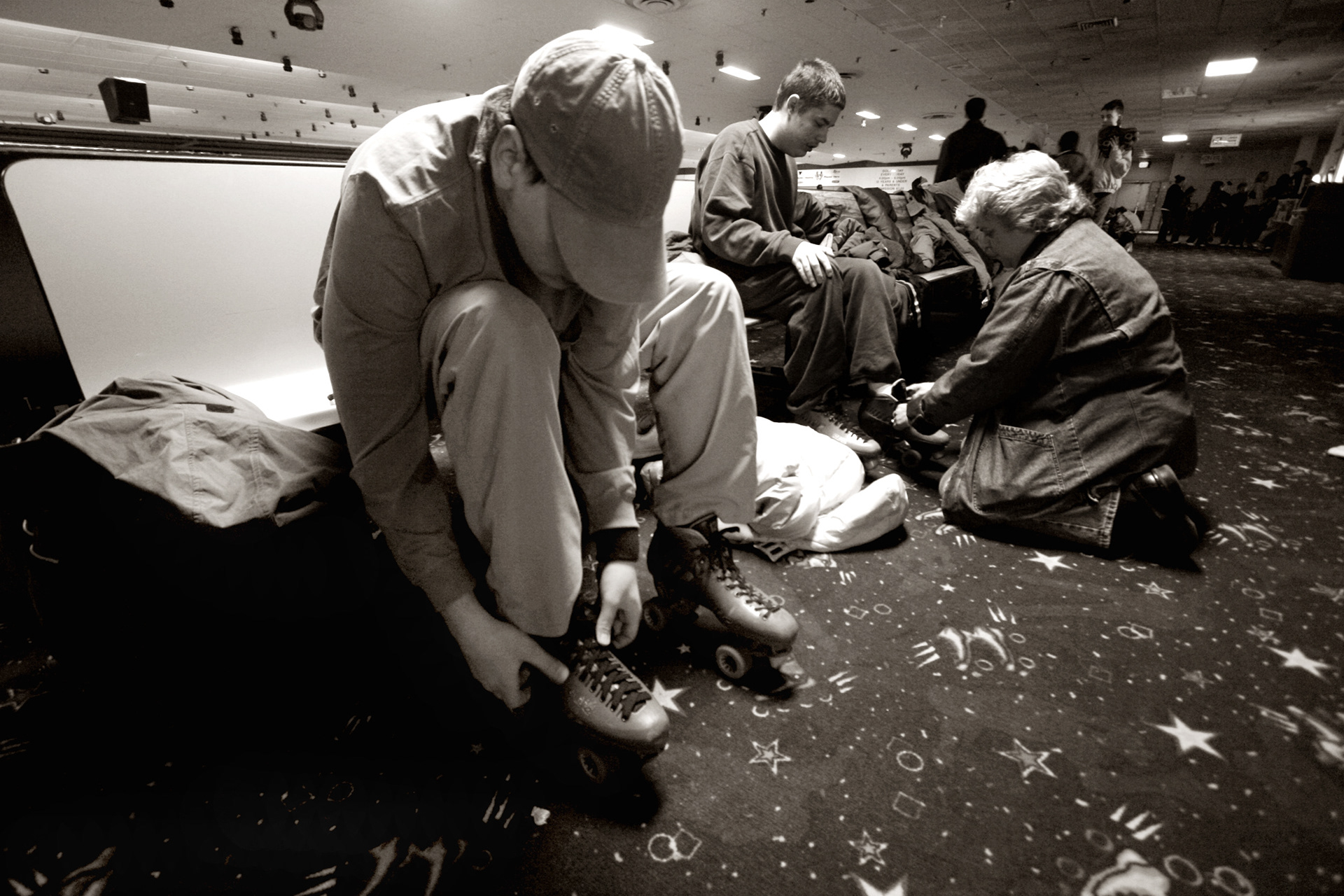 Spike roller skating