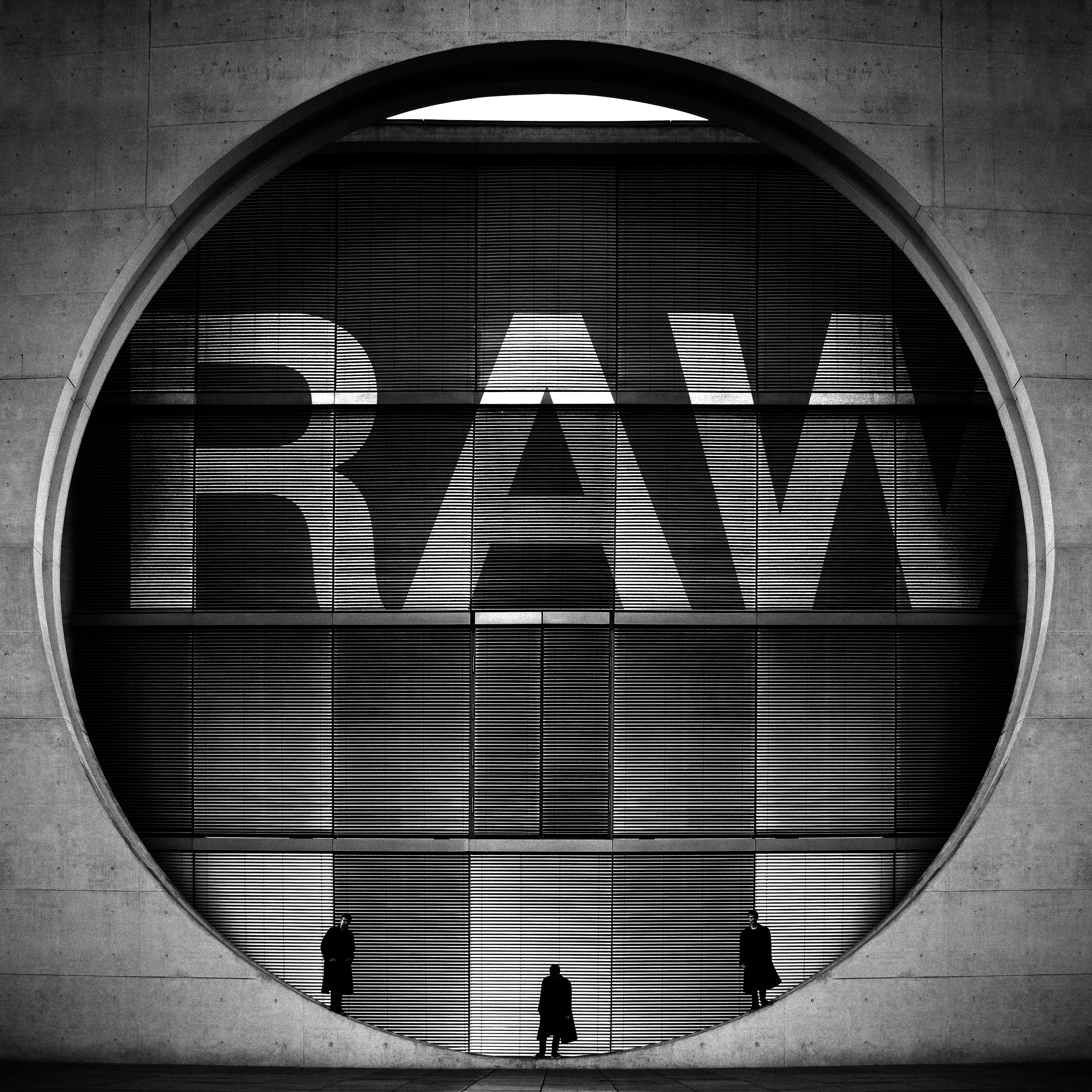 ALBUM COVER RAW, PIC ©Laura Killian, GRAPHICS ©Enya Fux