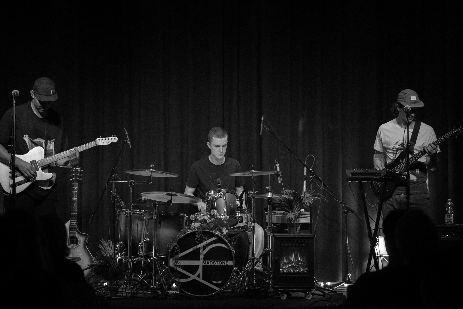 6_MADSTONE & BAND by Abhijit Bossotto