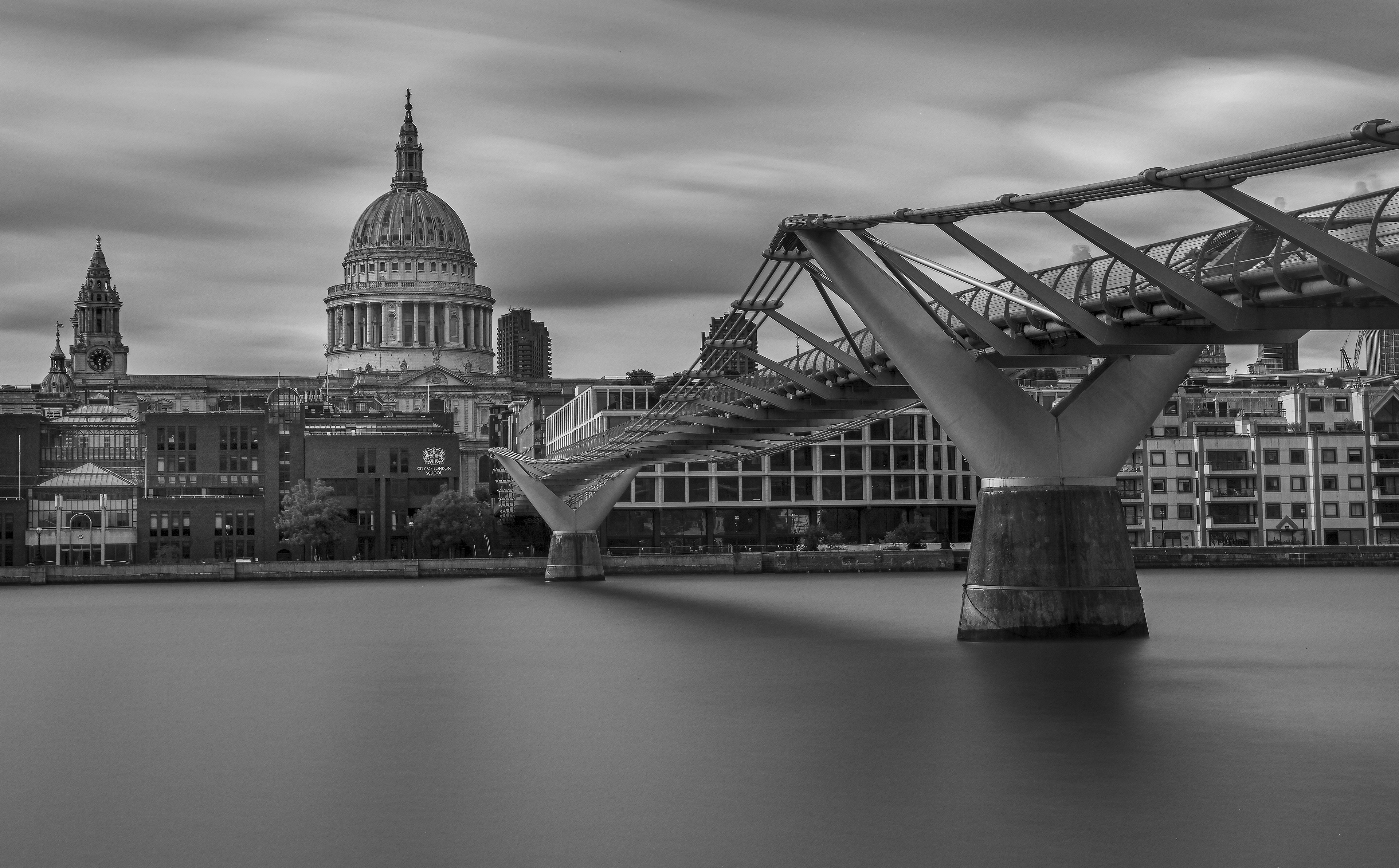 St Pauls & Millenium Bridge