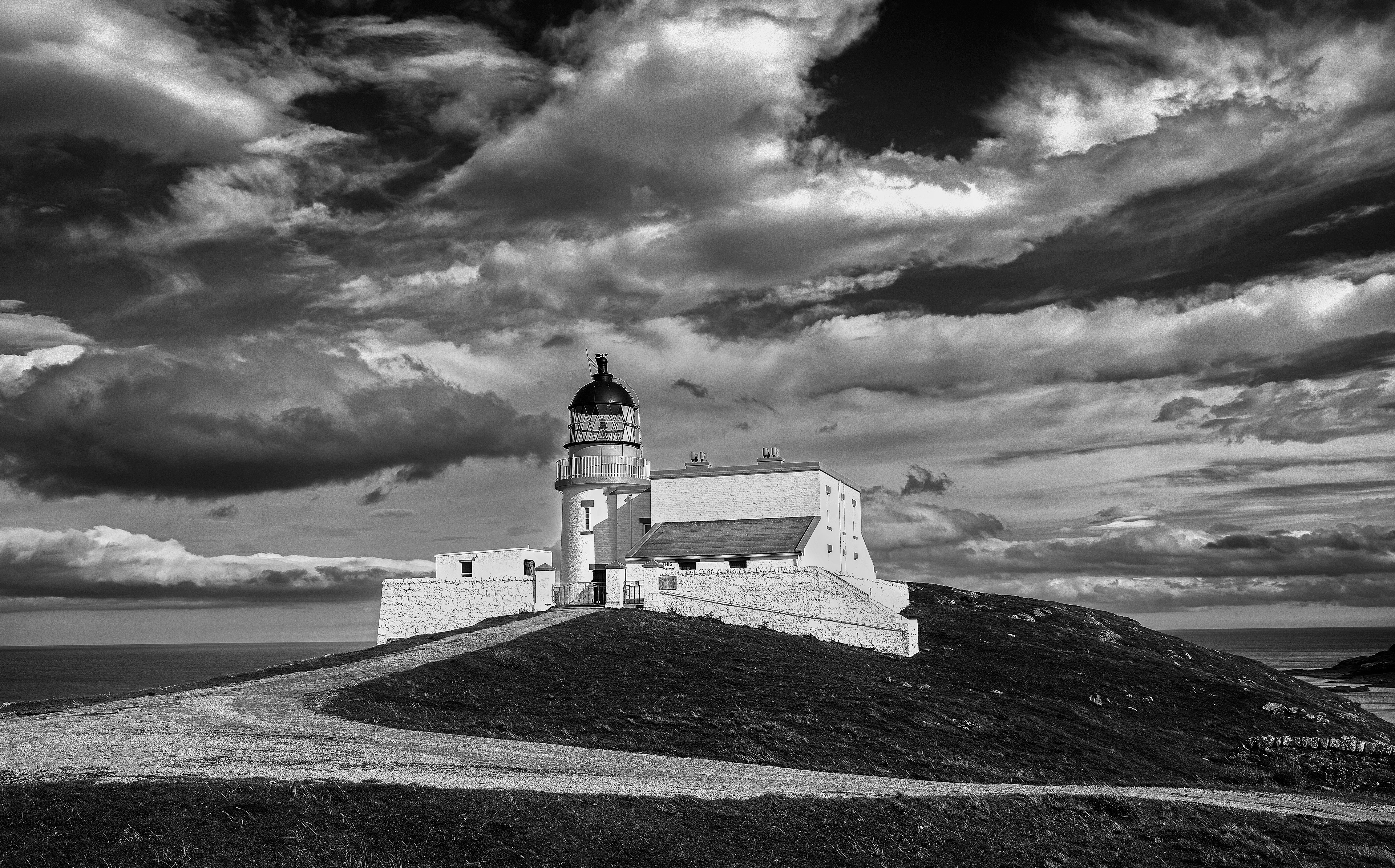 Storr Head lighthouse , Scotland