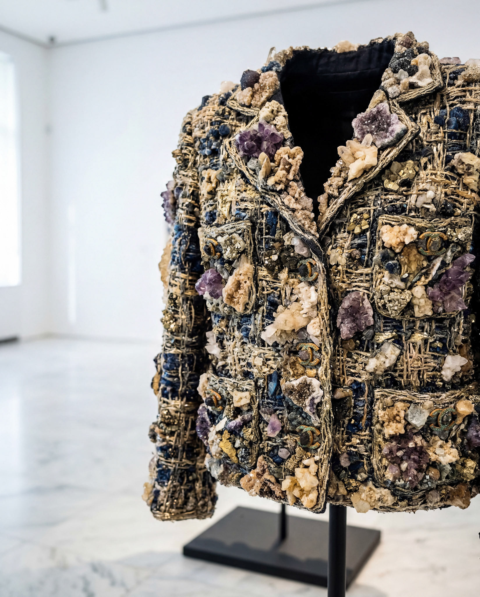 "Inspiration Chanel tweed jacket"