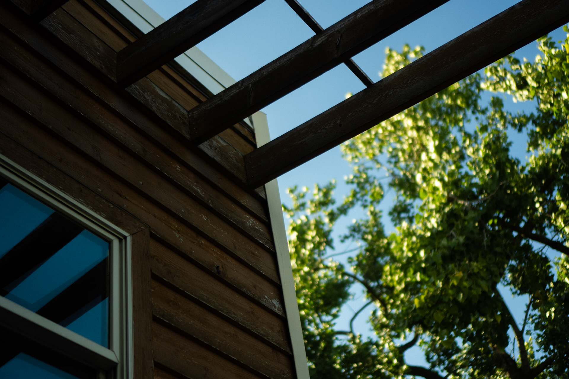 I love the intersecting angles here