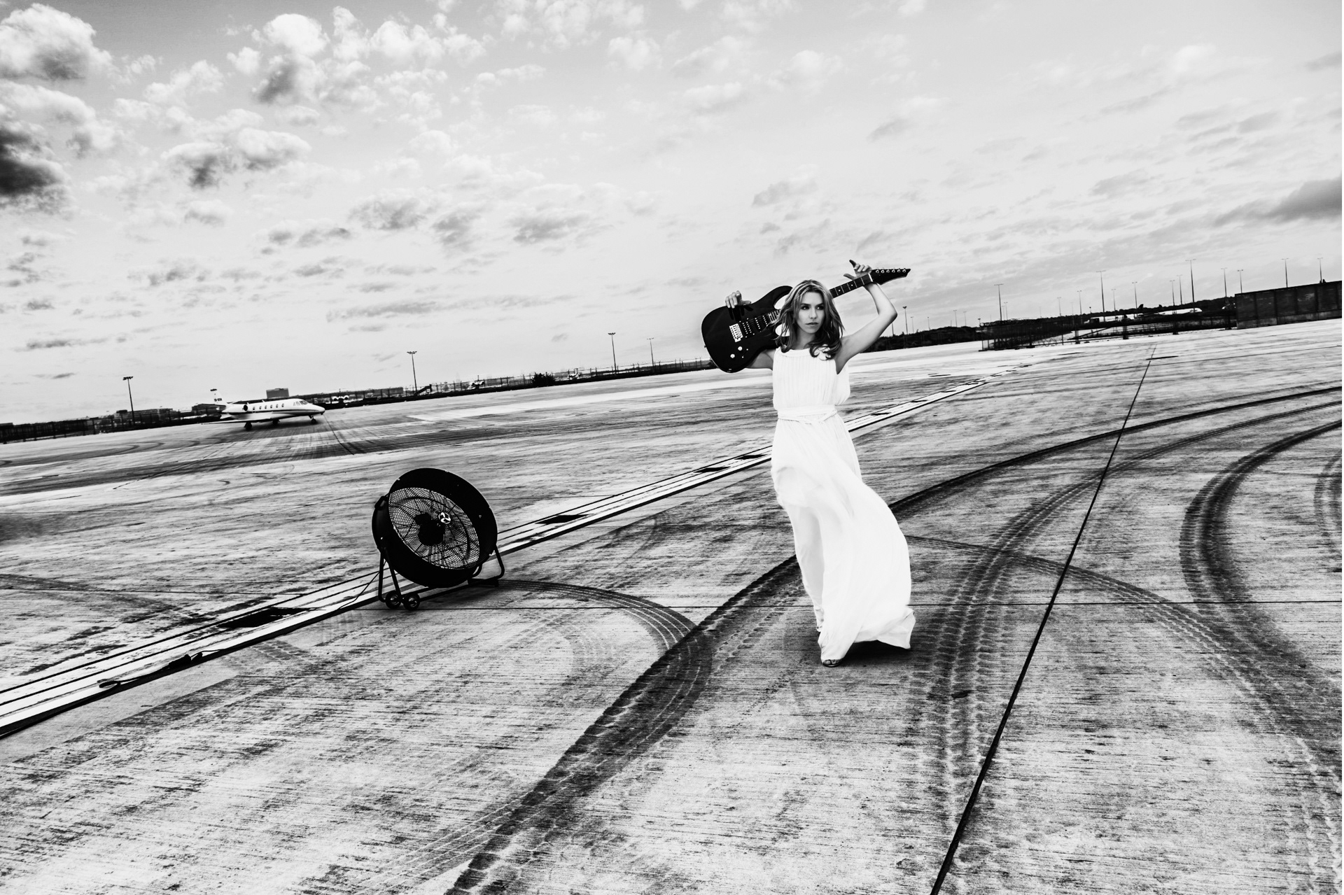 Airport – Julia Dietze