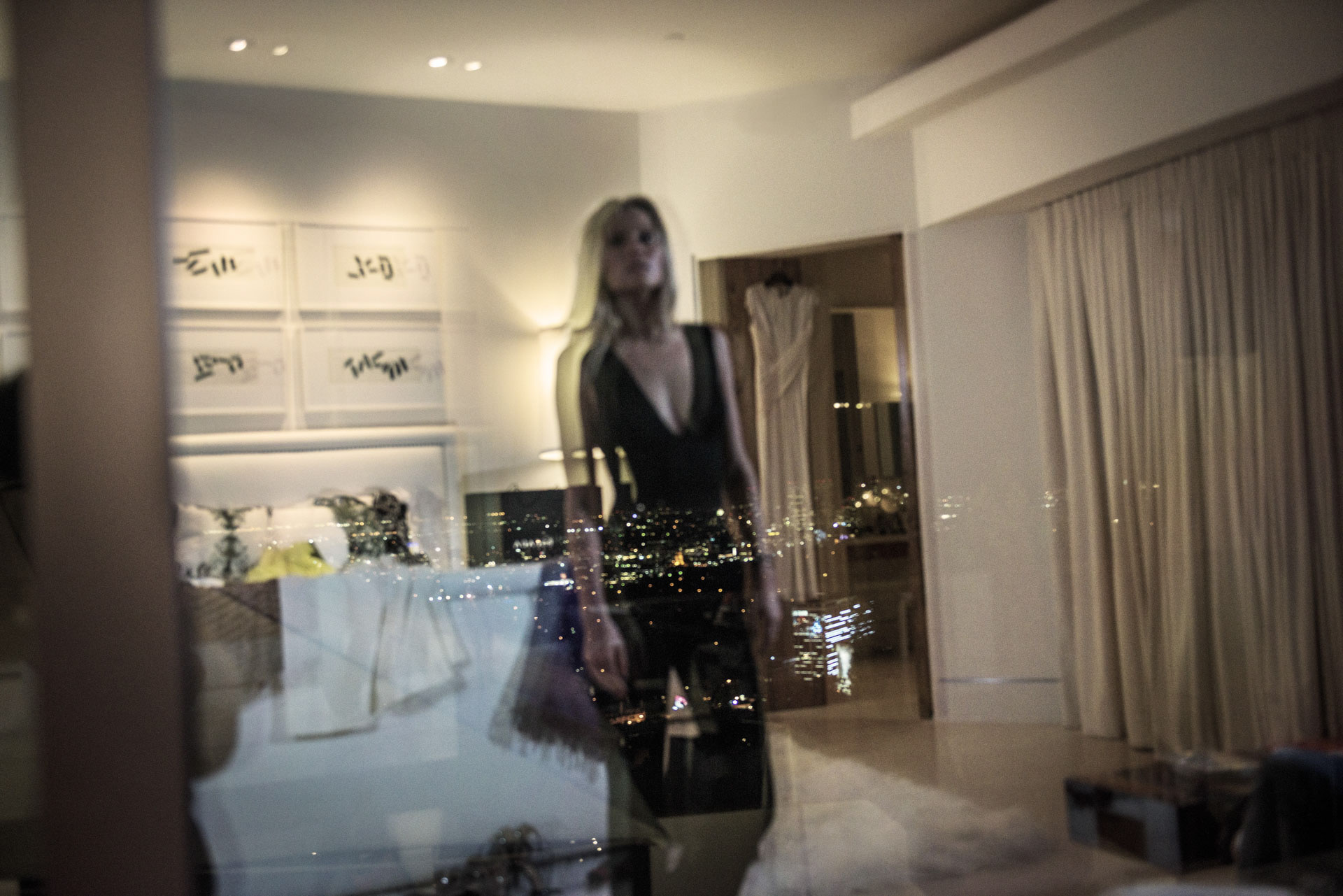 Window – Toni Garrn