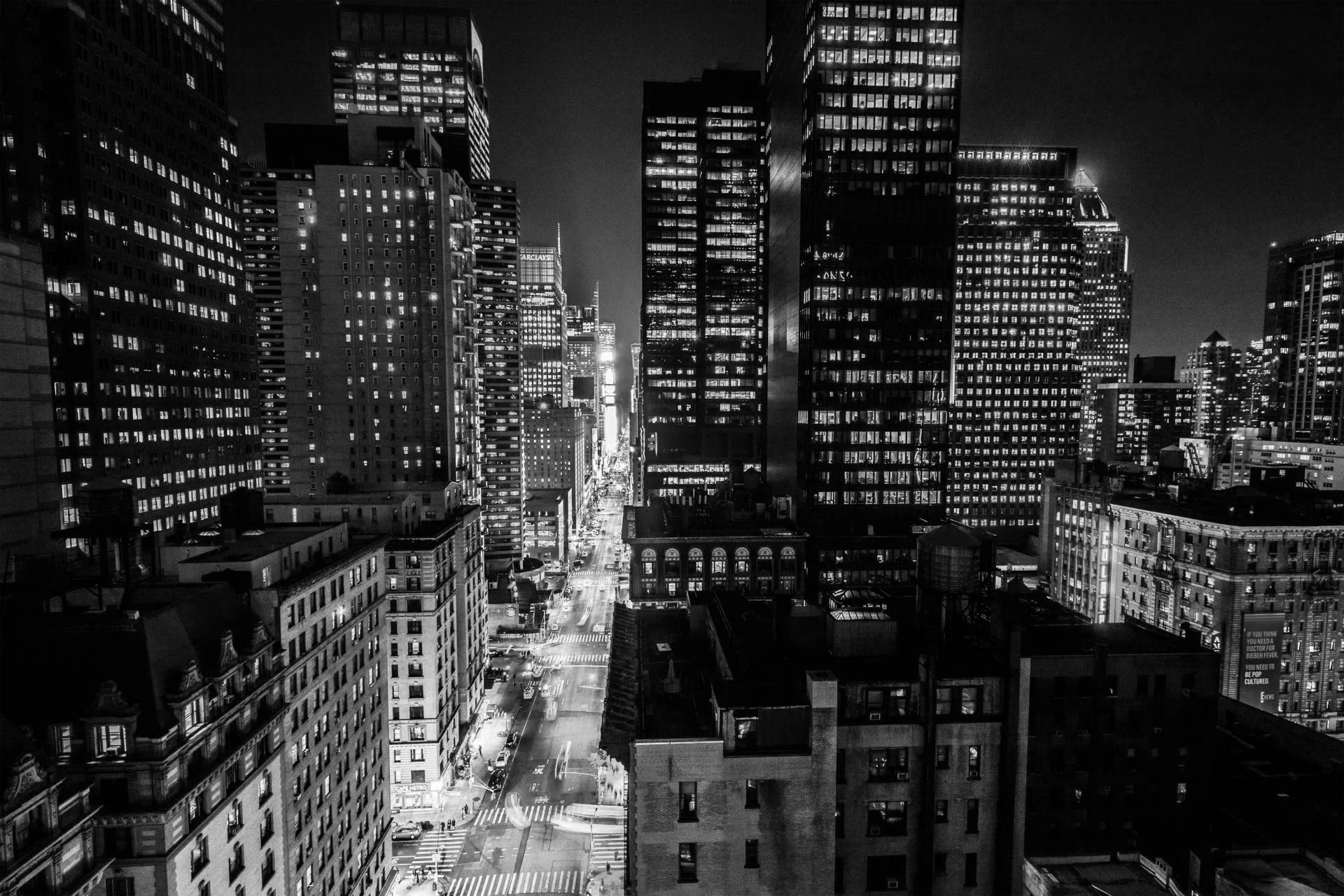 Gotham Glow BW