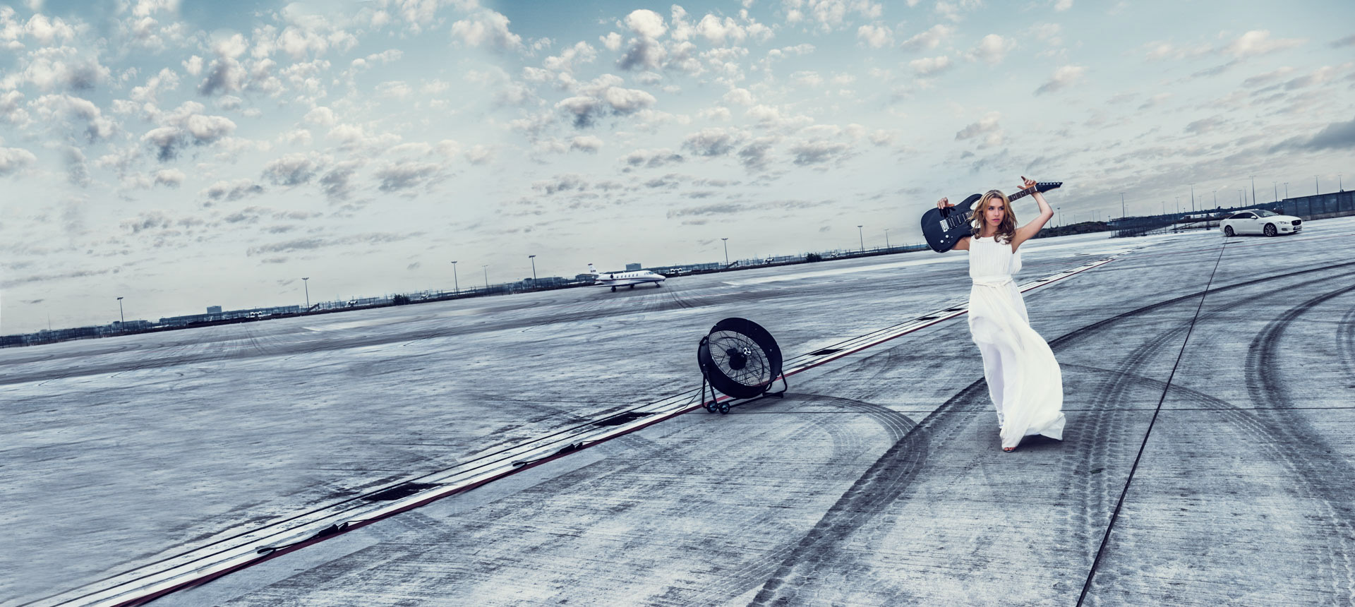 airport apron rock 1