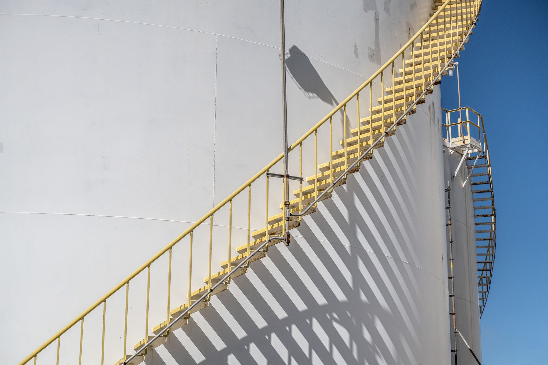 curved staircase