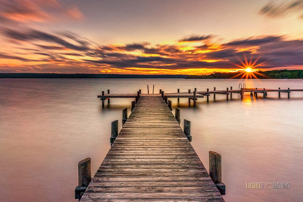 Sunray Overpass – Sunset at the pier in Herrsching am Ammersee