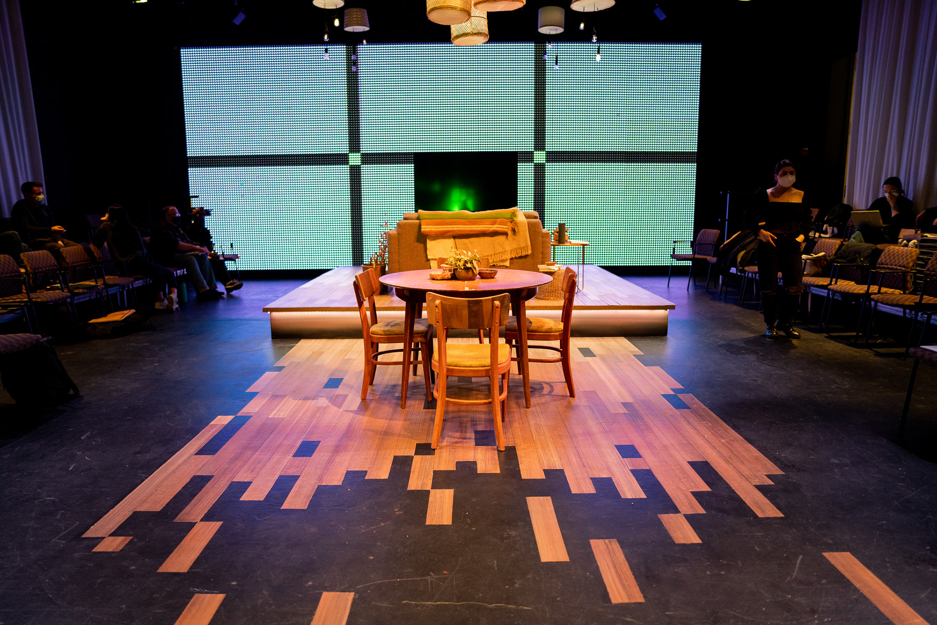 A HIT DOG WILL HOLLER — SCENIC DESIGN/CHARGE: N. ESLAMI