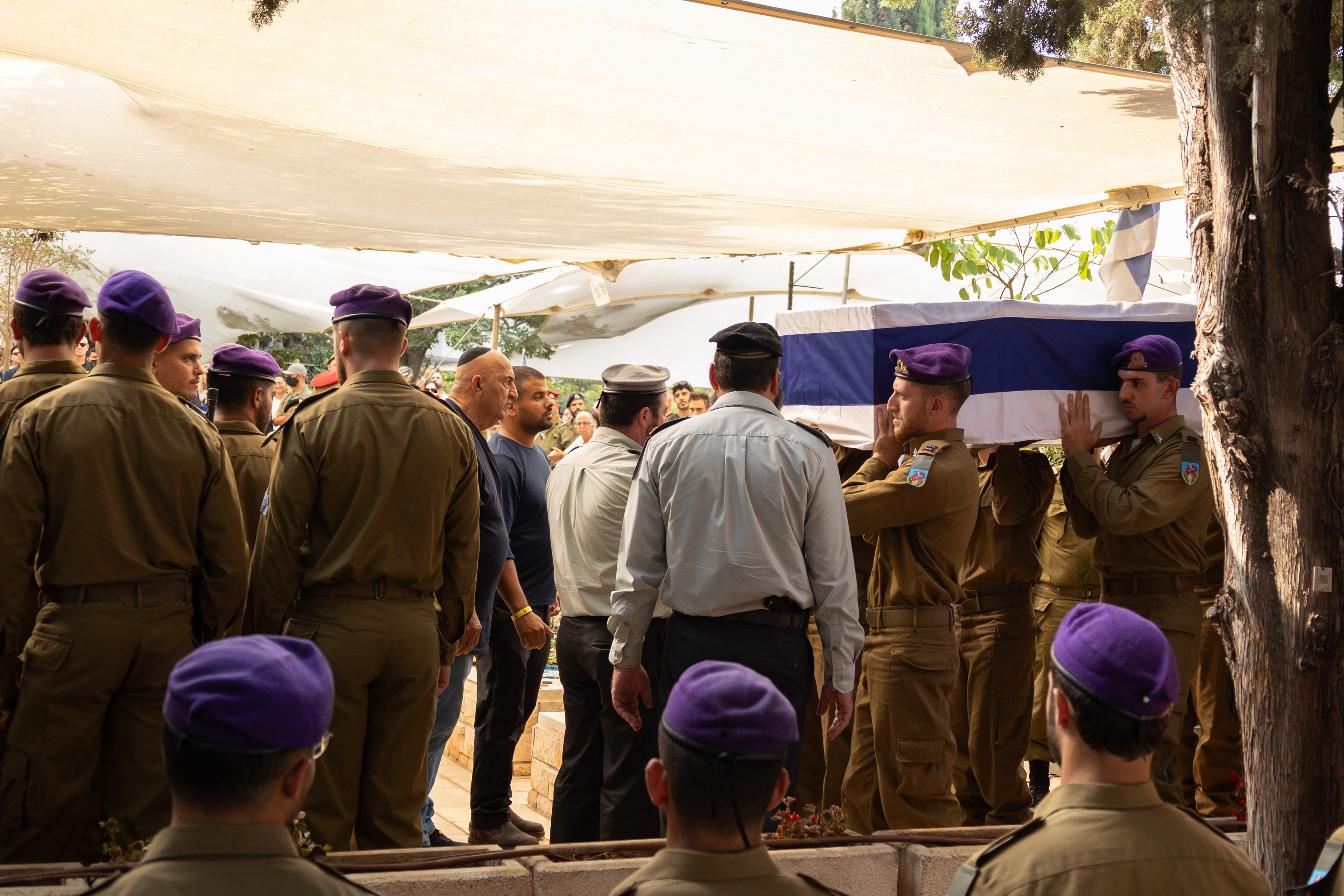 Funeral of hostage Hadar Goldin, held since 2014 in Gaza by Hamas.