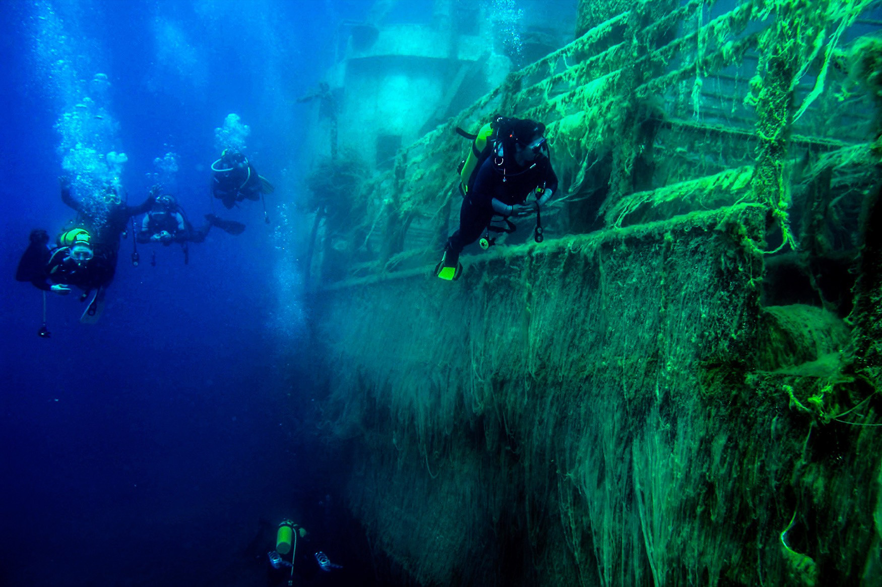 The Monem Sunken Ship, Çeşme