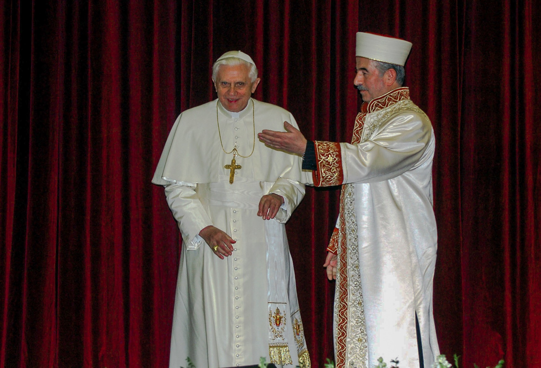 Pope XVI. Benedictus and President of Religious Affairs Ali Bardakoğlu, Ankara, 2006