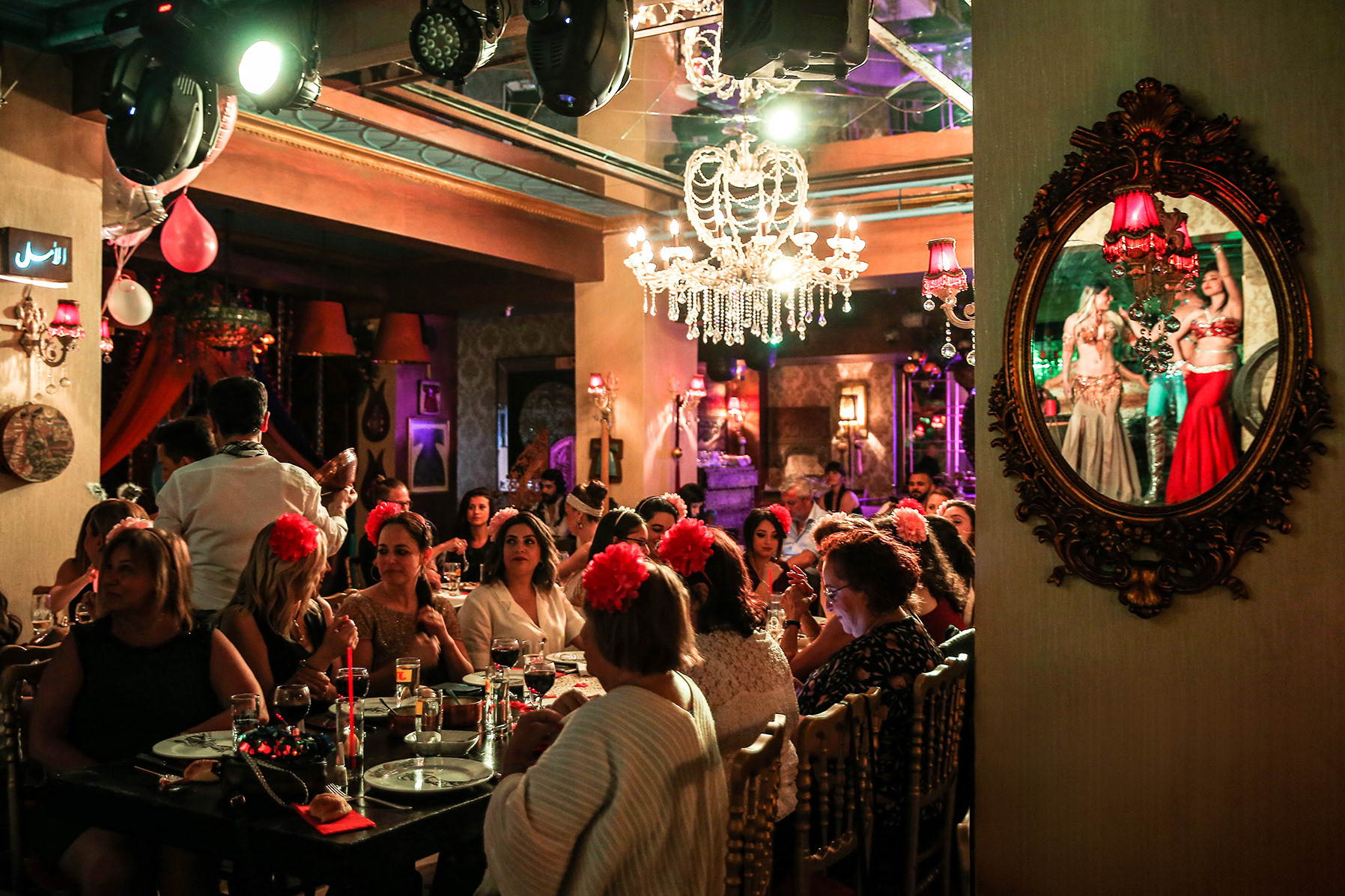 İstanbul gece hayatının gözde mekanlarından Arabesque'de bir kına gecesi, Harbiye, 2019