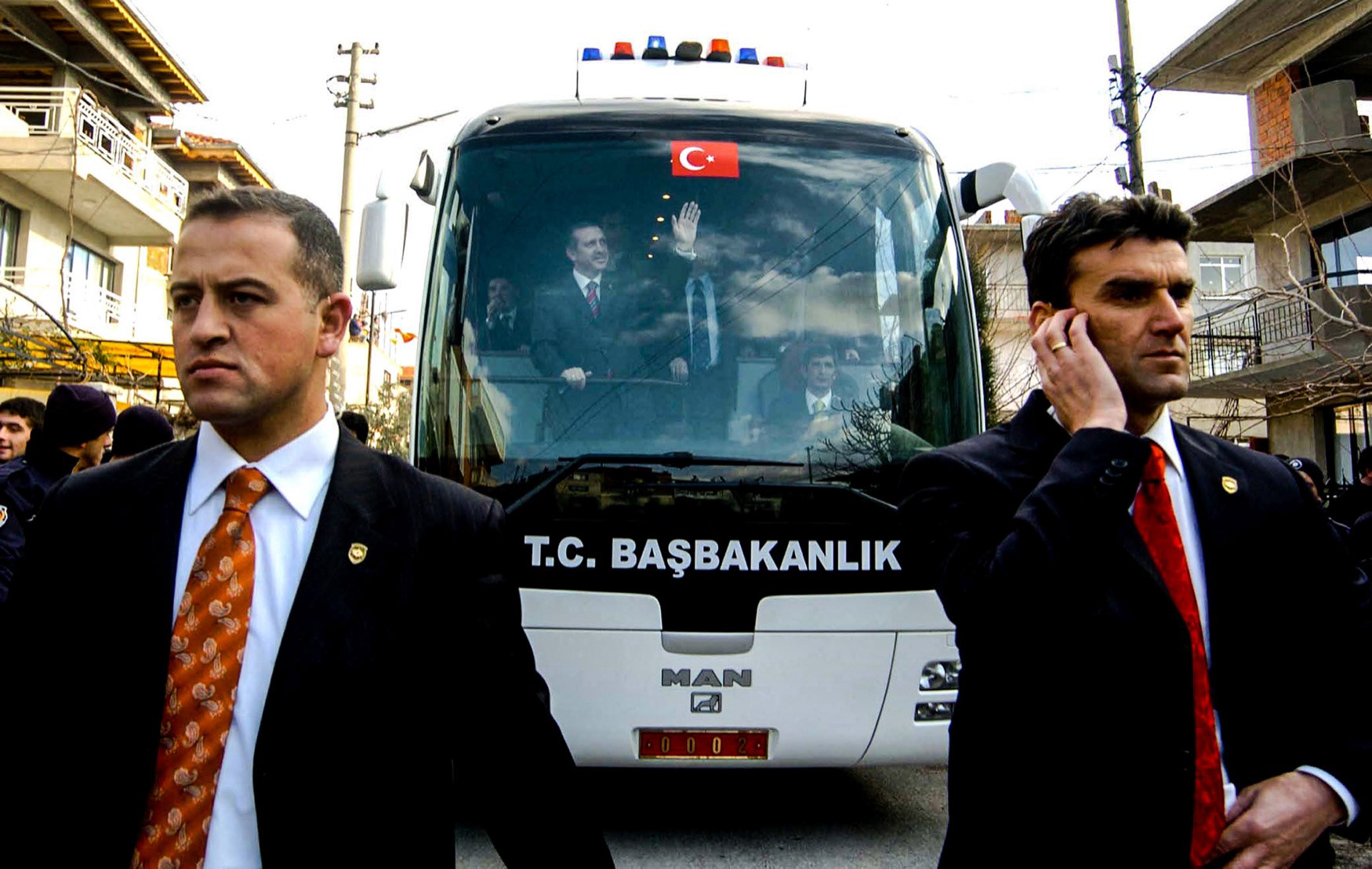 Recep Tayyip Erdoğan welcomes people of İzmir, 2005