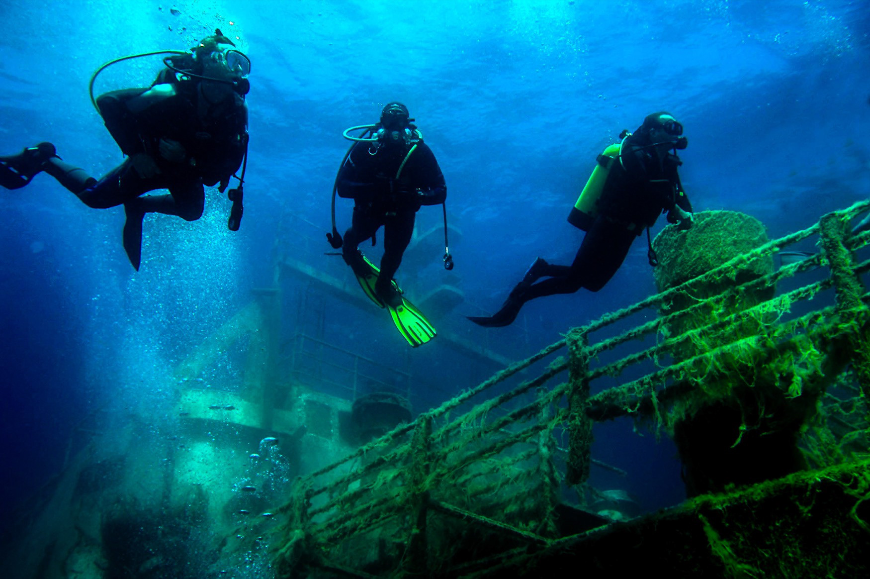The Monem Sunken Ship, Çeşme