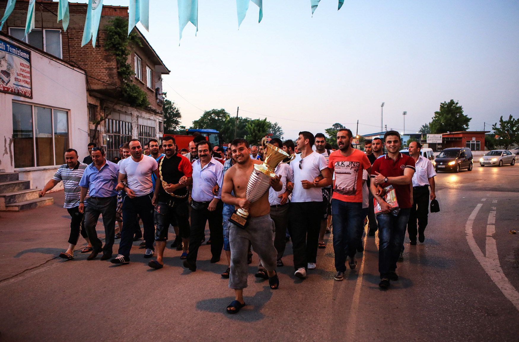 Kırkpınar Yağlı Güreşleri sonrası zafer turu, Edirne, 2014