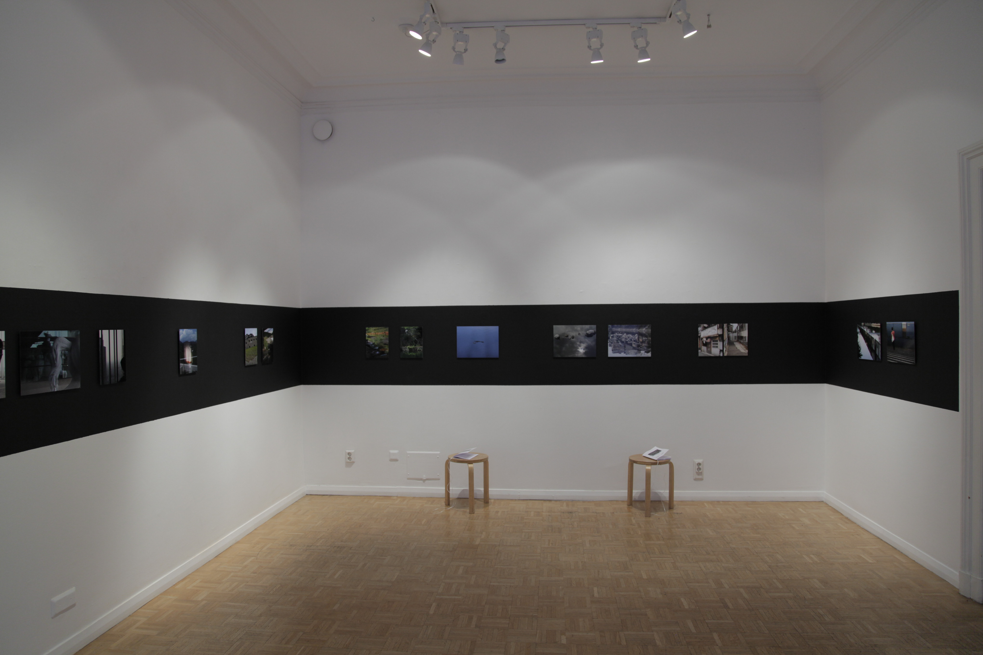 The installation of the exhibition in photographic gallery: Hippolyte, 2011