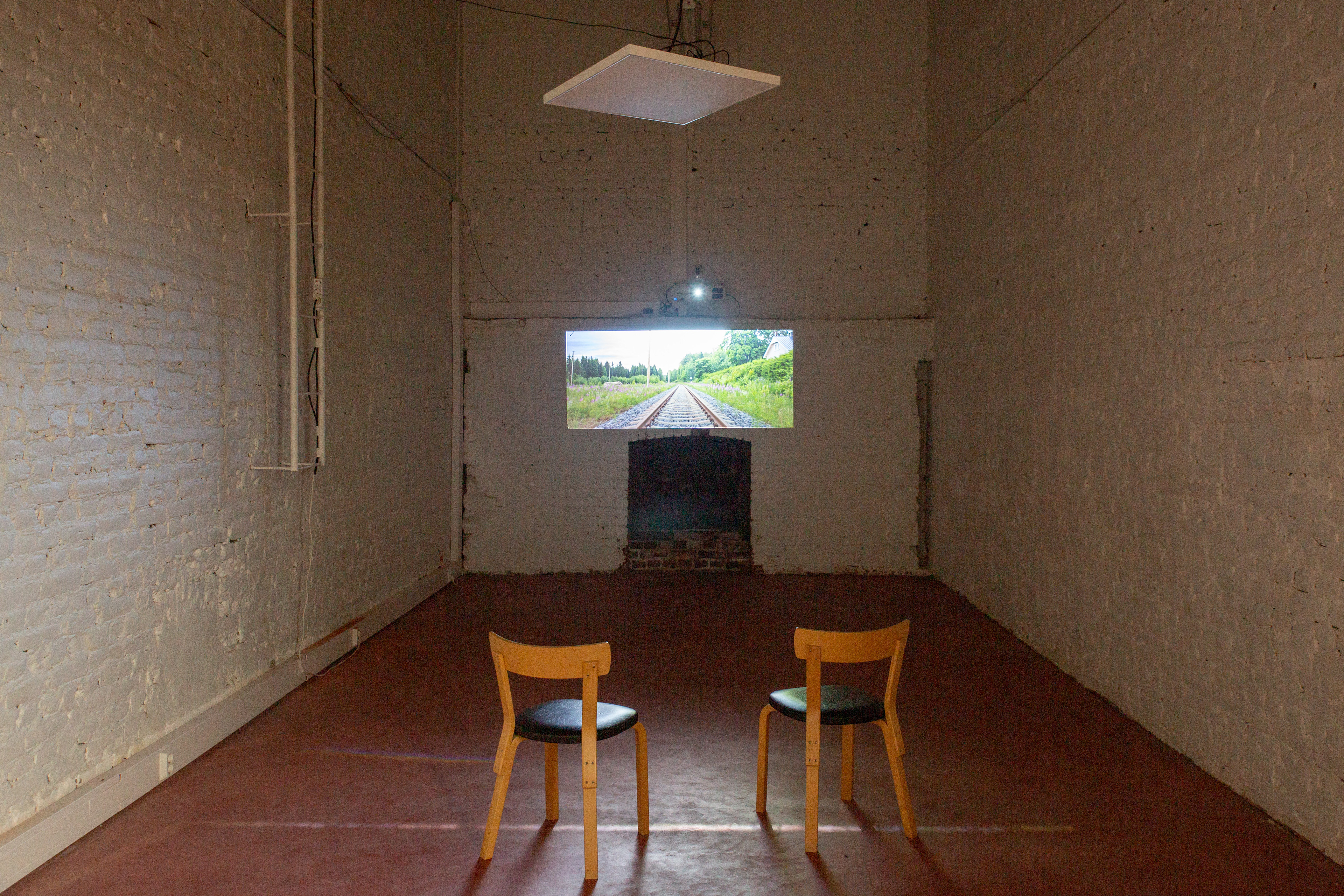 A videoinstallation in the "Biofilia" group exhibition, Piippuhalli, Savonranta (2019)