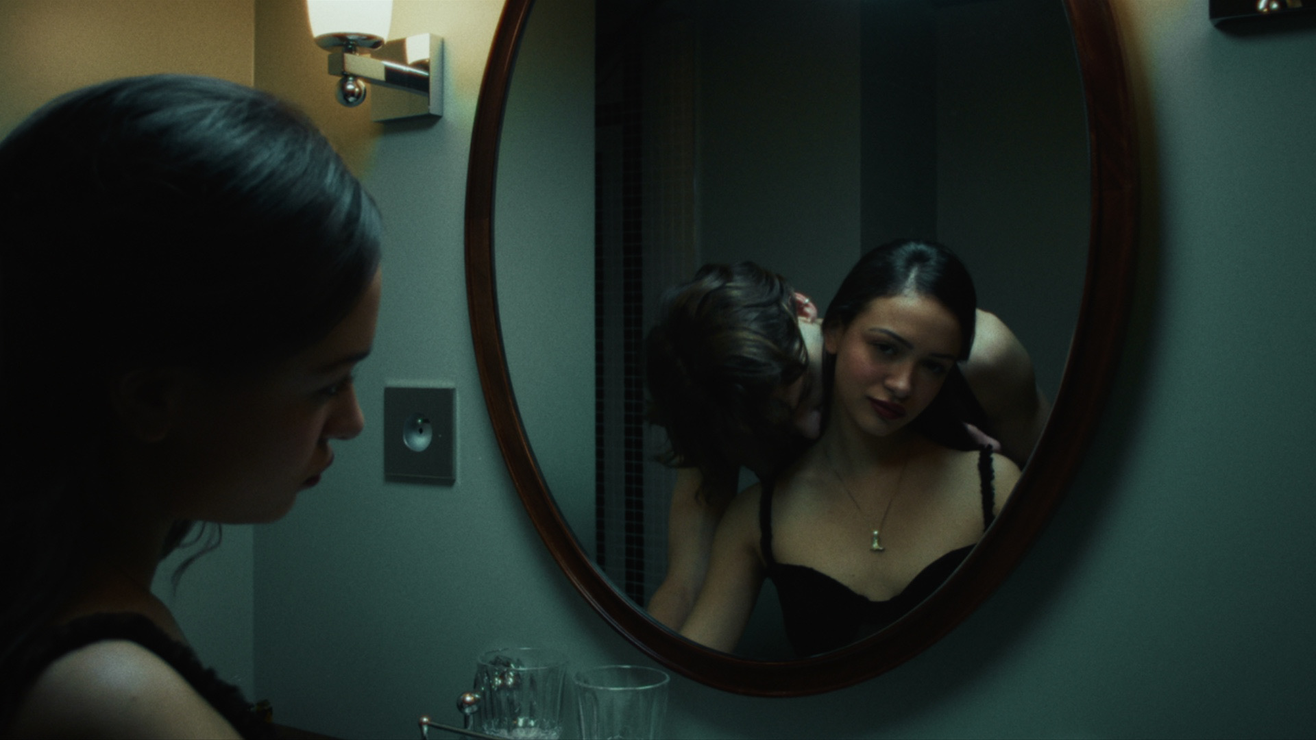 Clip "L'amour c'est quoi ?"