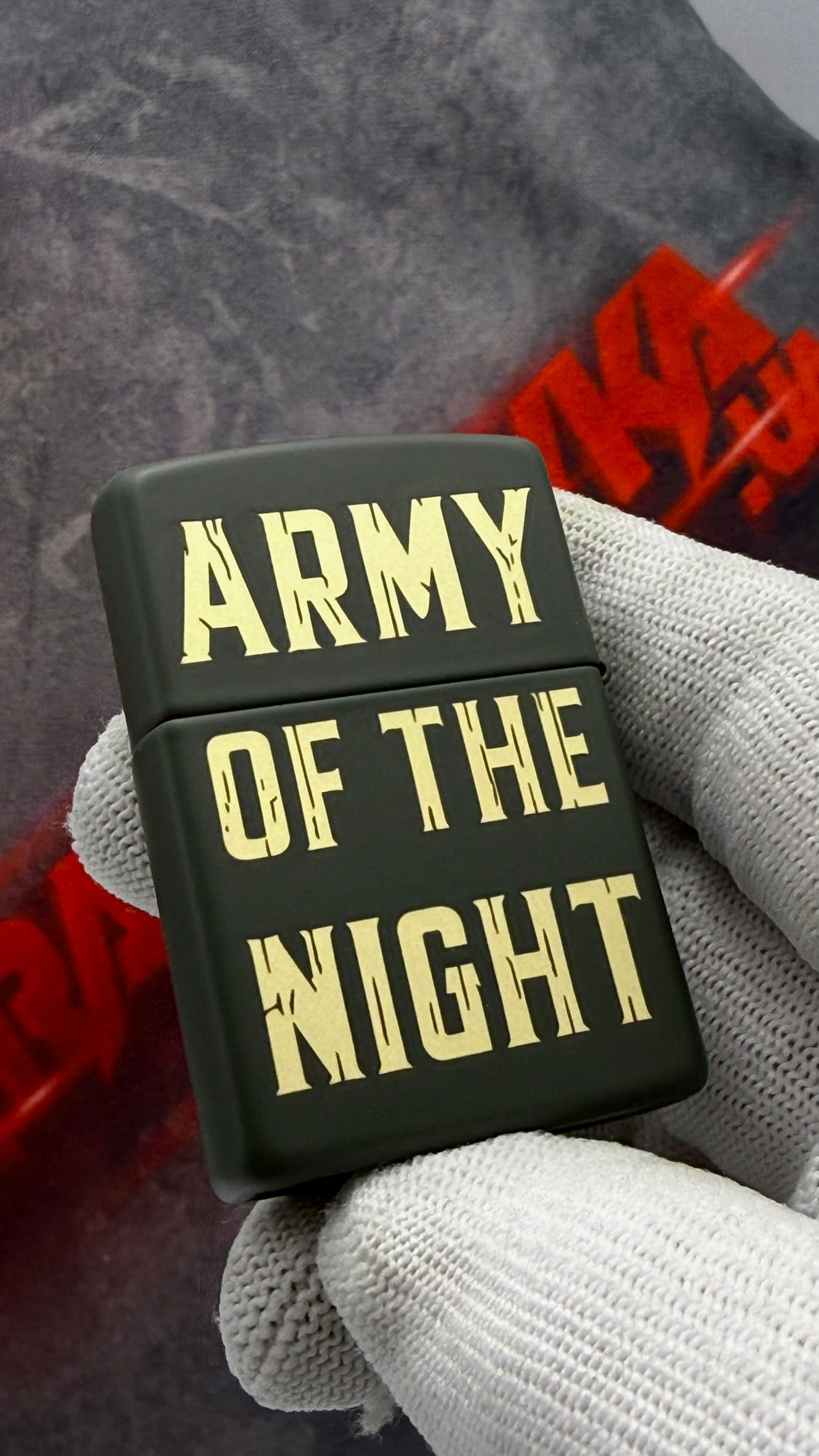 Zippo «Army of the Night» — великий напис на весь корпус