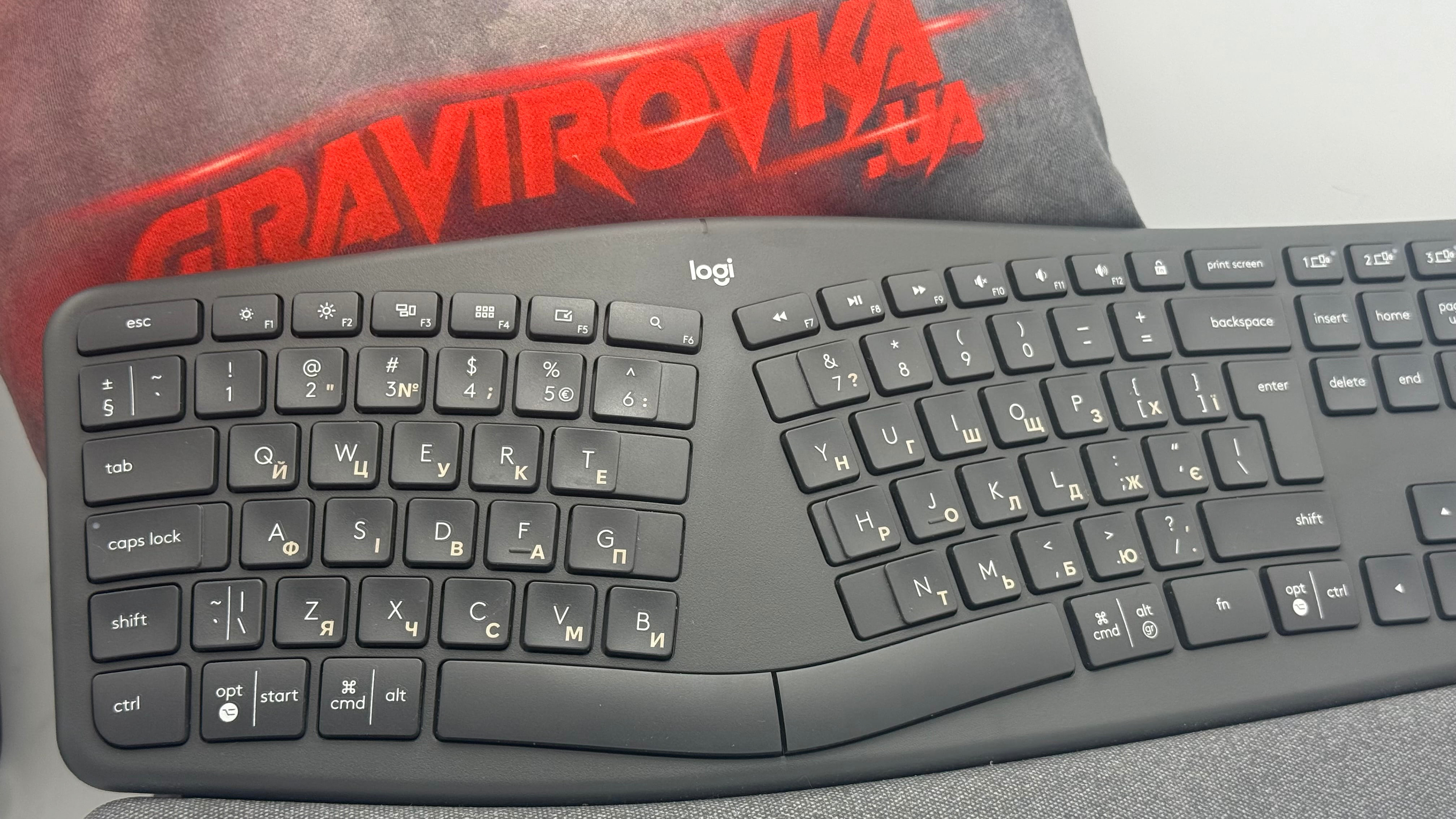 Лазерне гравіювання на клавіатурі Logi Ergo K860