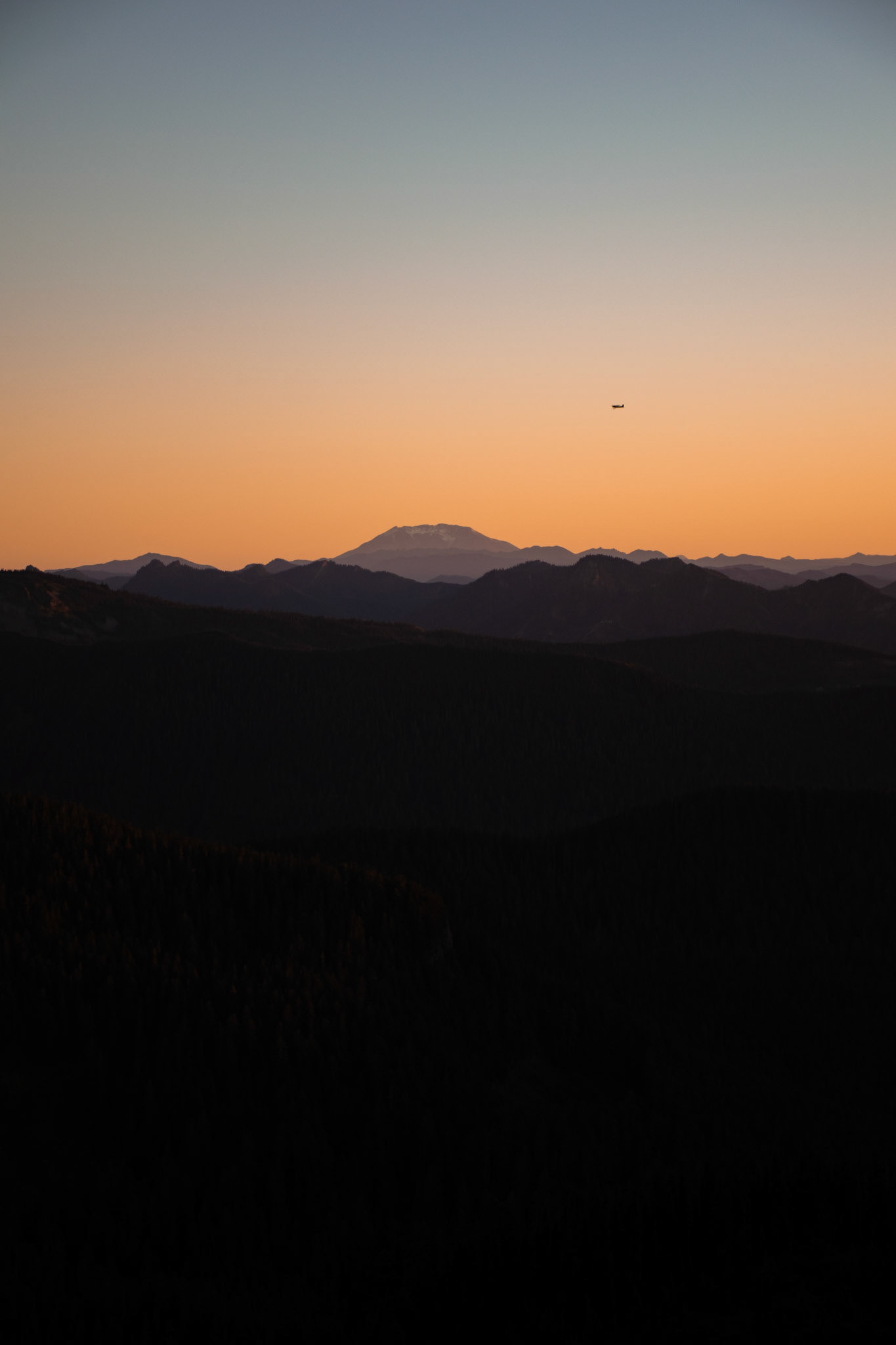 It flies over Helens