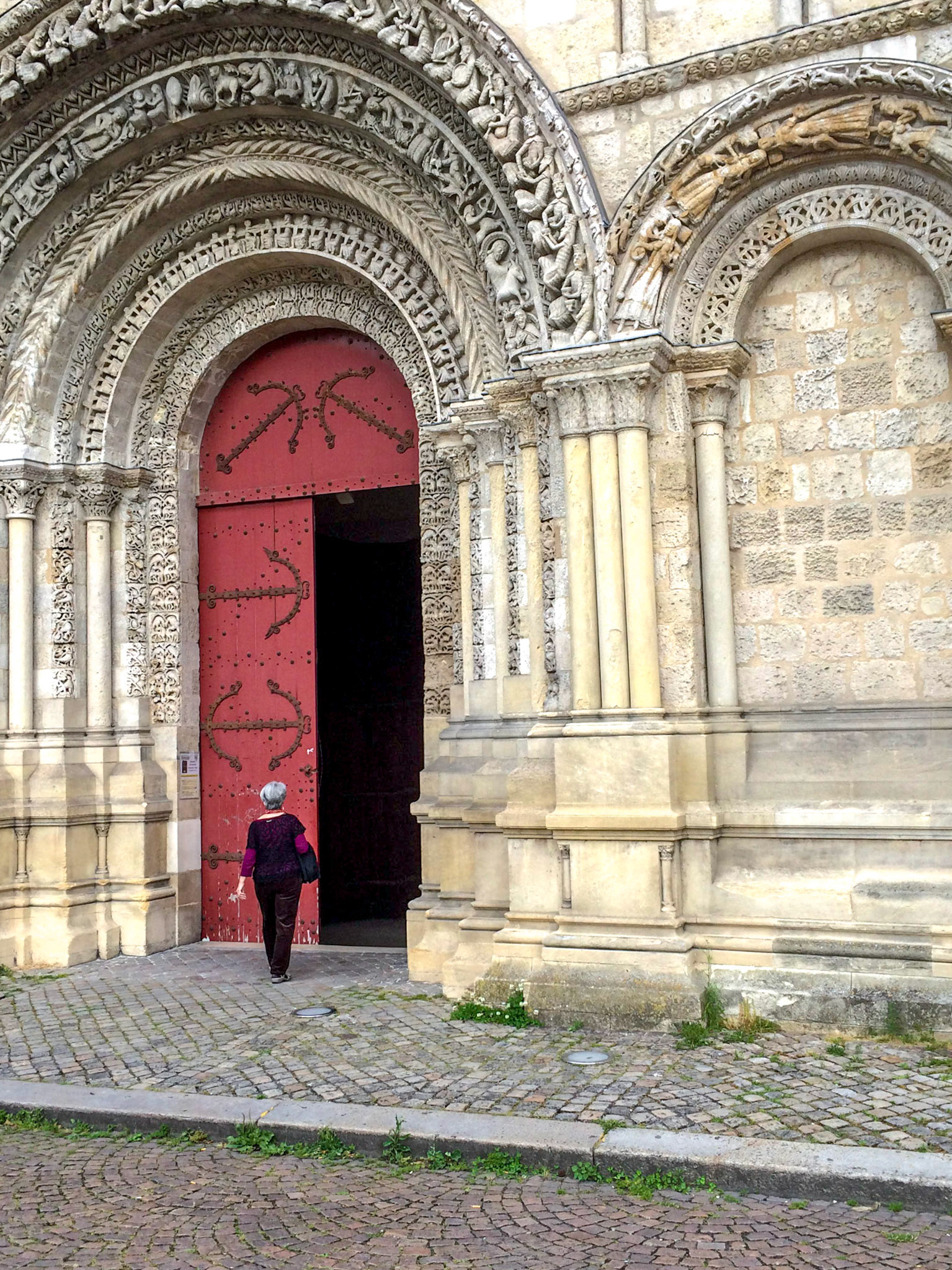 Linny at the door