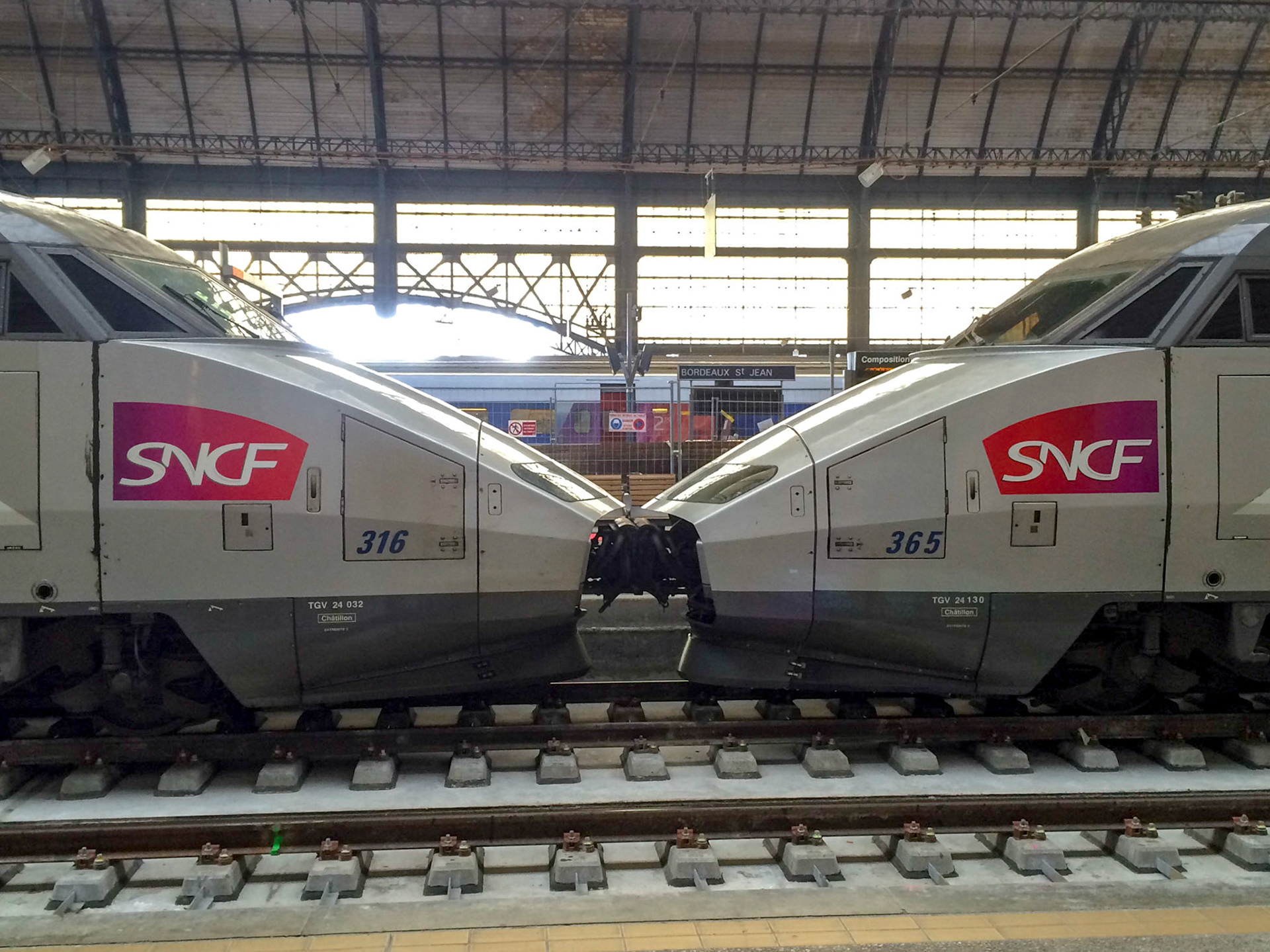Kissing TGVs