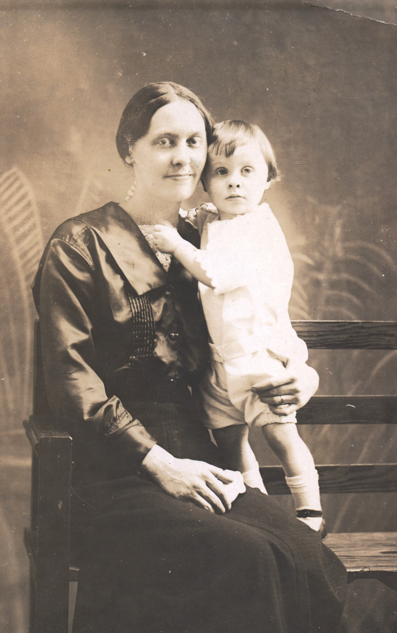 My great aunt Cora Recotted with my dad.
