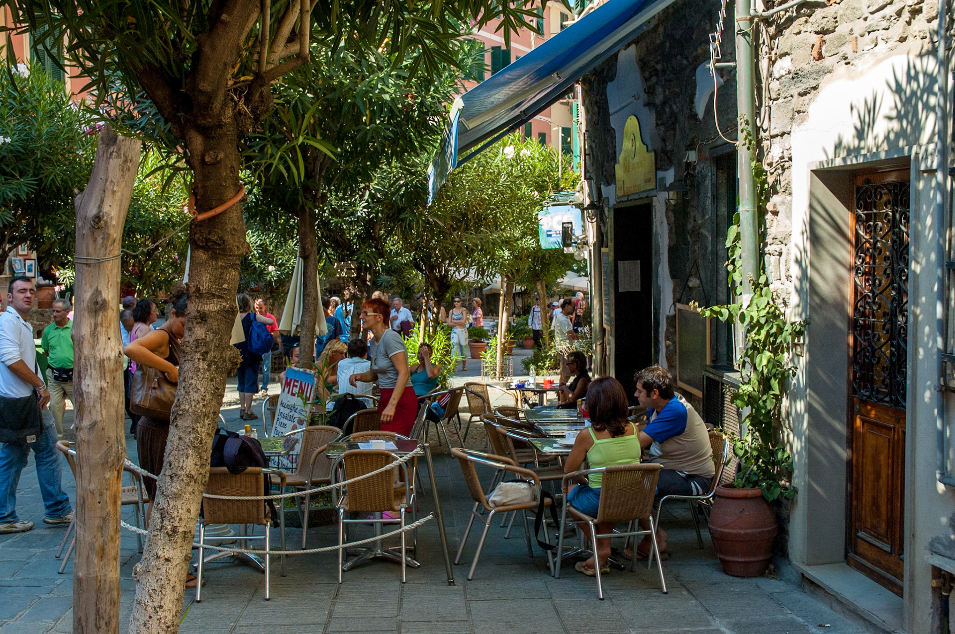 Breakfast on the main street.