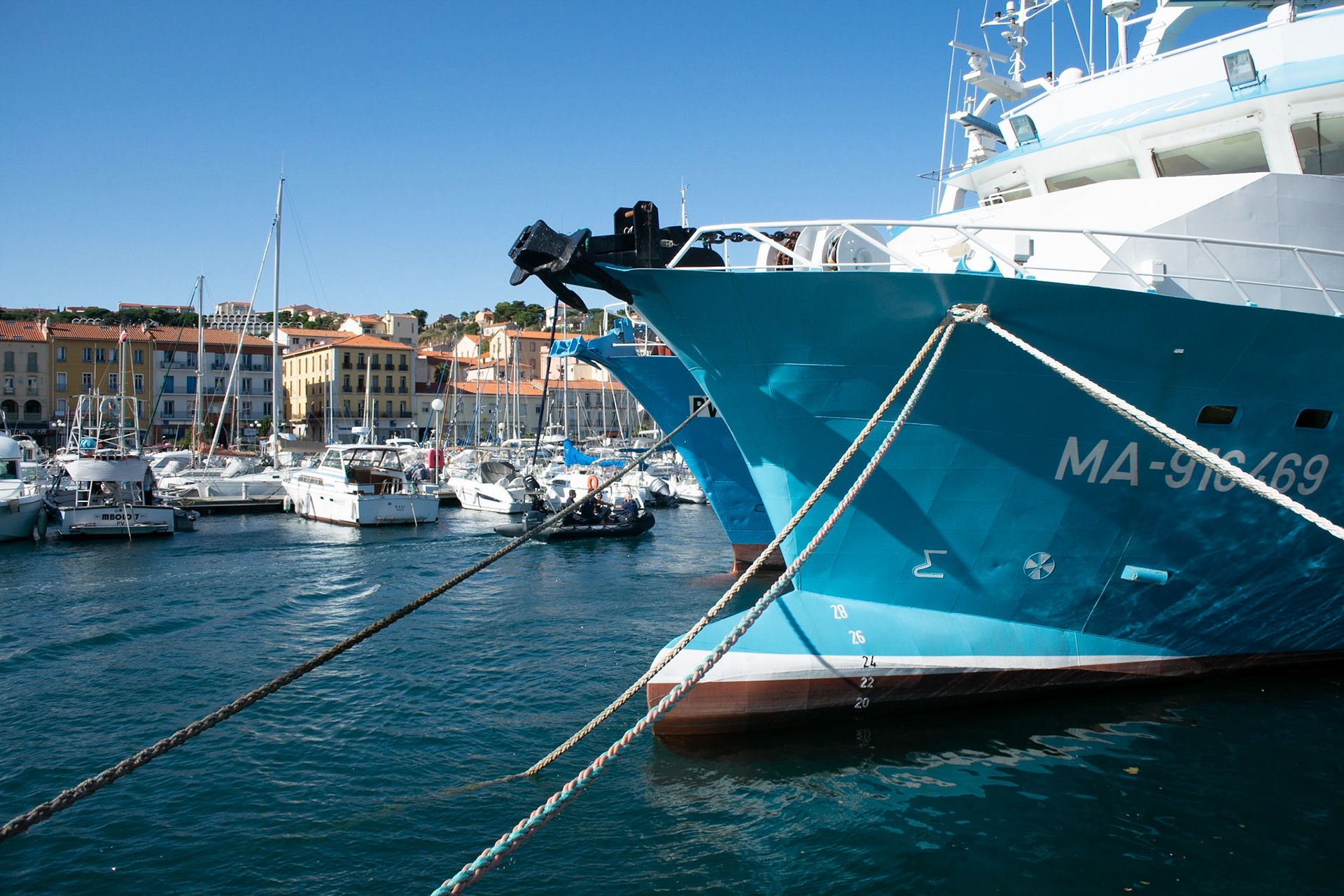 Lots of small boats, both pleasure and work, but also these miners of the sea.