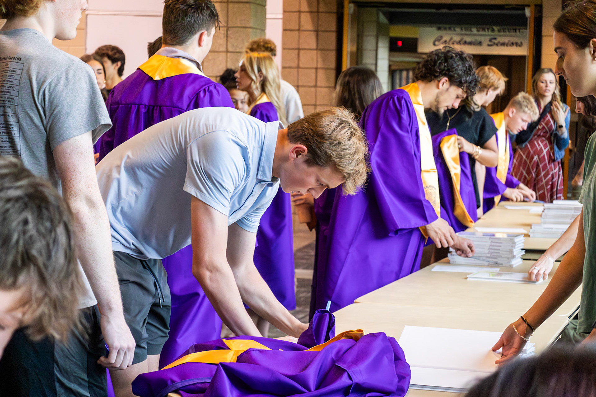 Senior yearbook distribution (Photo by Emma Garza)