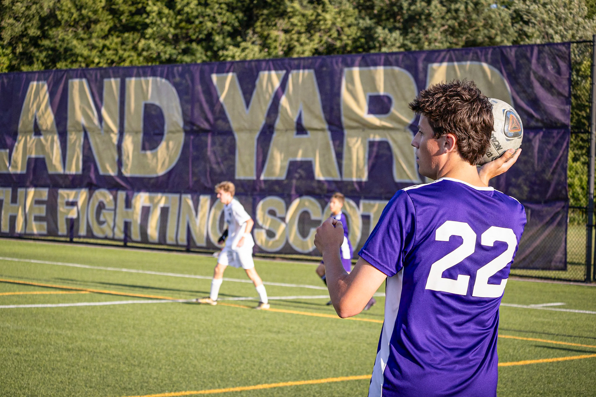 Charlie Doan, ready to take the throw-in. (Photo by Tana Coates)