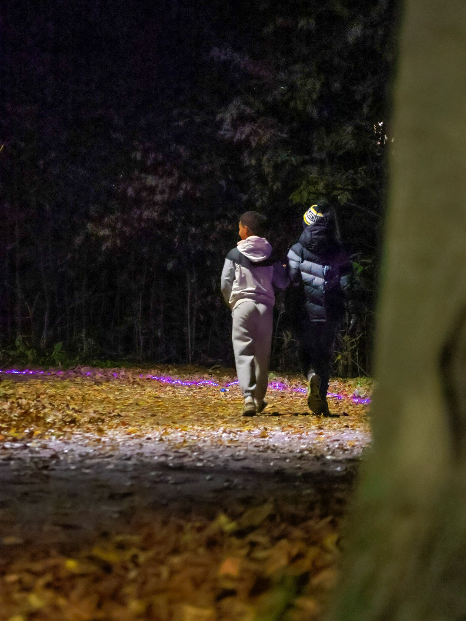 Bracing for fright—these two youngsters hold on tight before the scares begin. (Photo by Mackenzie Popma)