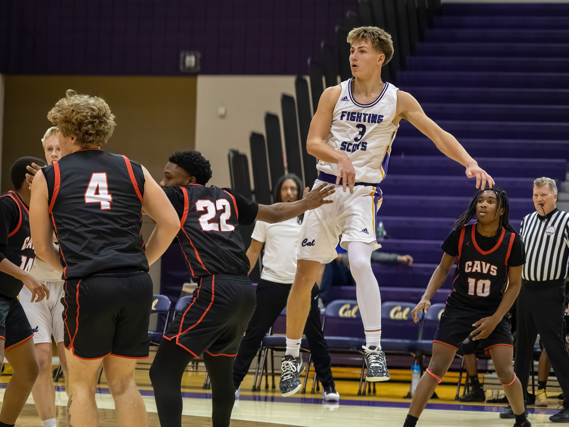 After Ben Geerdes shoots the ball, all eyes nervously follows the ball waiting to see the outcome of his shot. (Photo by Khloe Lowande)