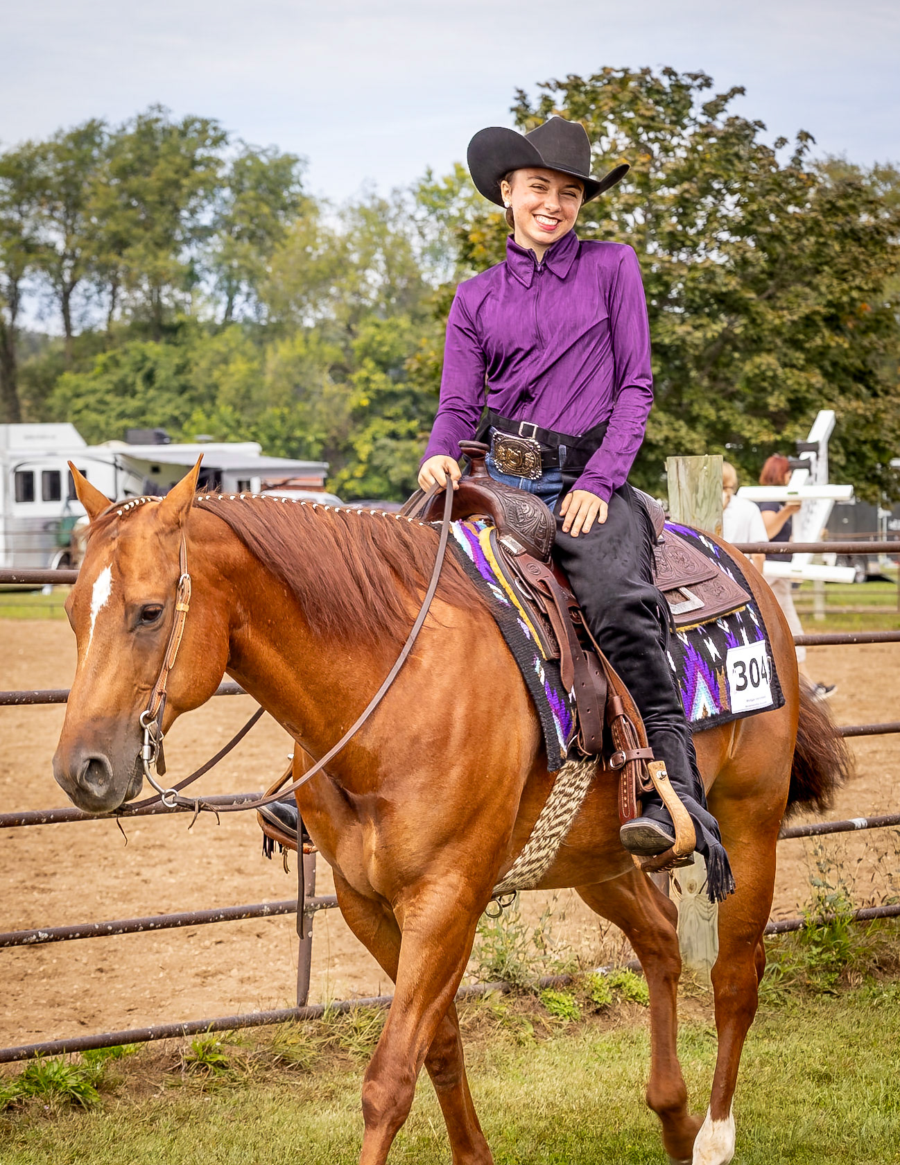 Sophie Edmondson completes the western trail with her horse William. (Photo by Ava LaBine)
