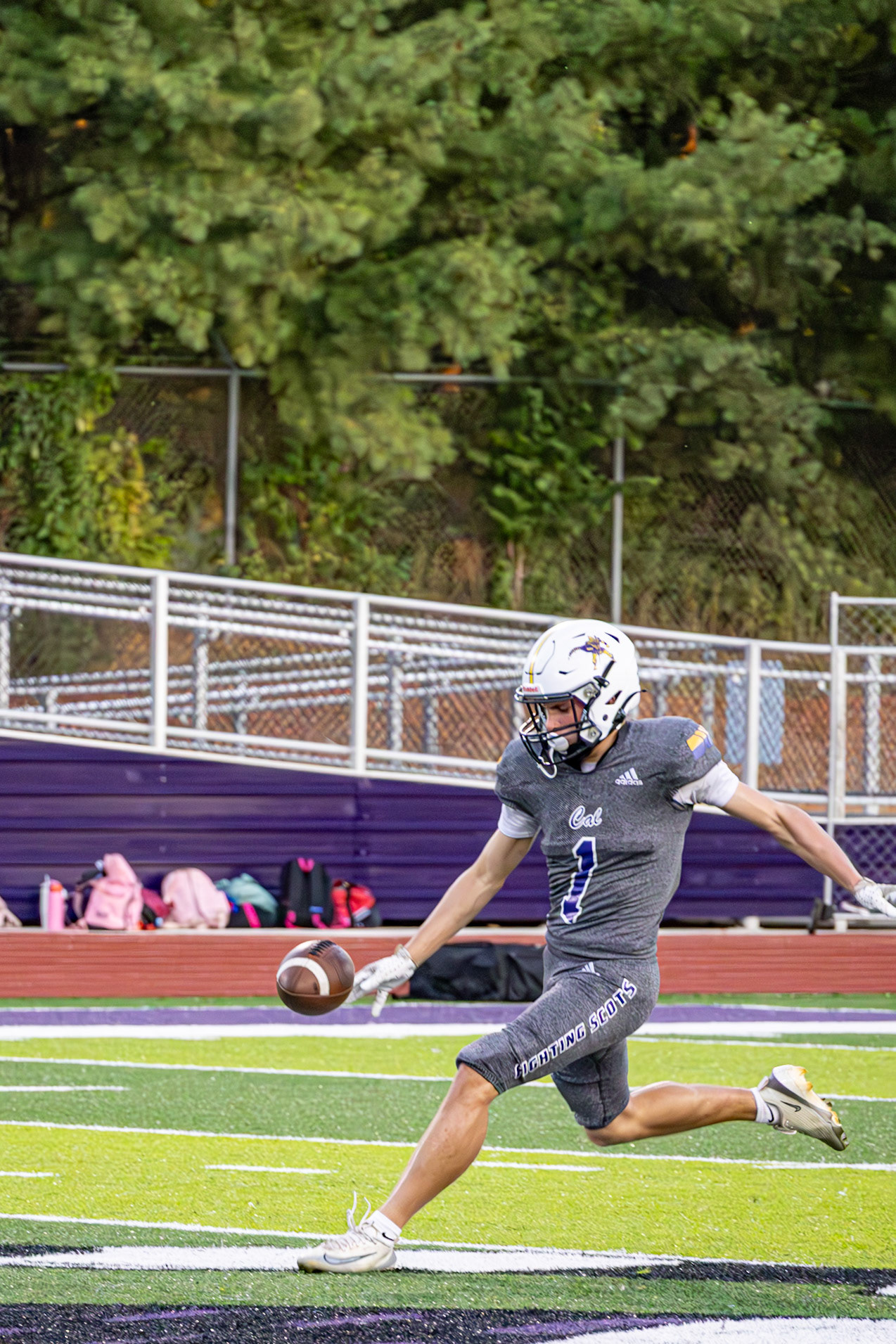 Logan Pratt warms up with a kick. (Photo by Jeremiah Pittman)
