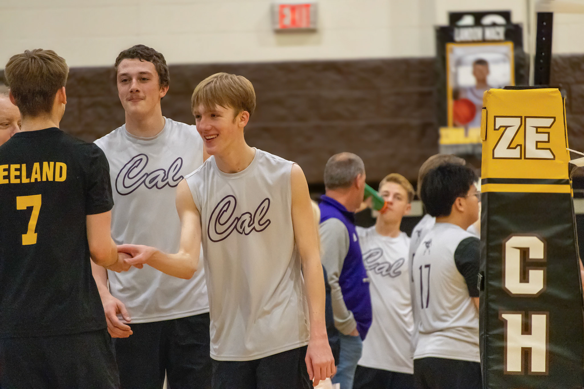 Christian Moorlag showing what true sportsmanship looks like—respect on and off the court for Cal Varsity Men’s Volleyball. (Photo by Natalia Teneyuque)
