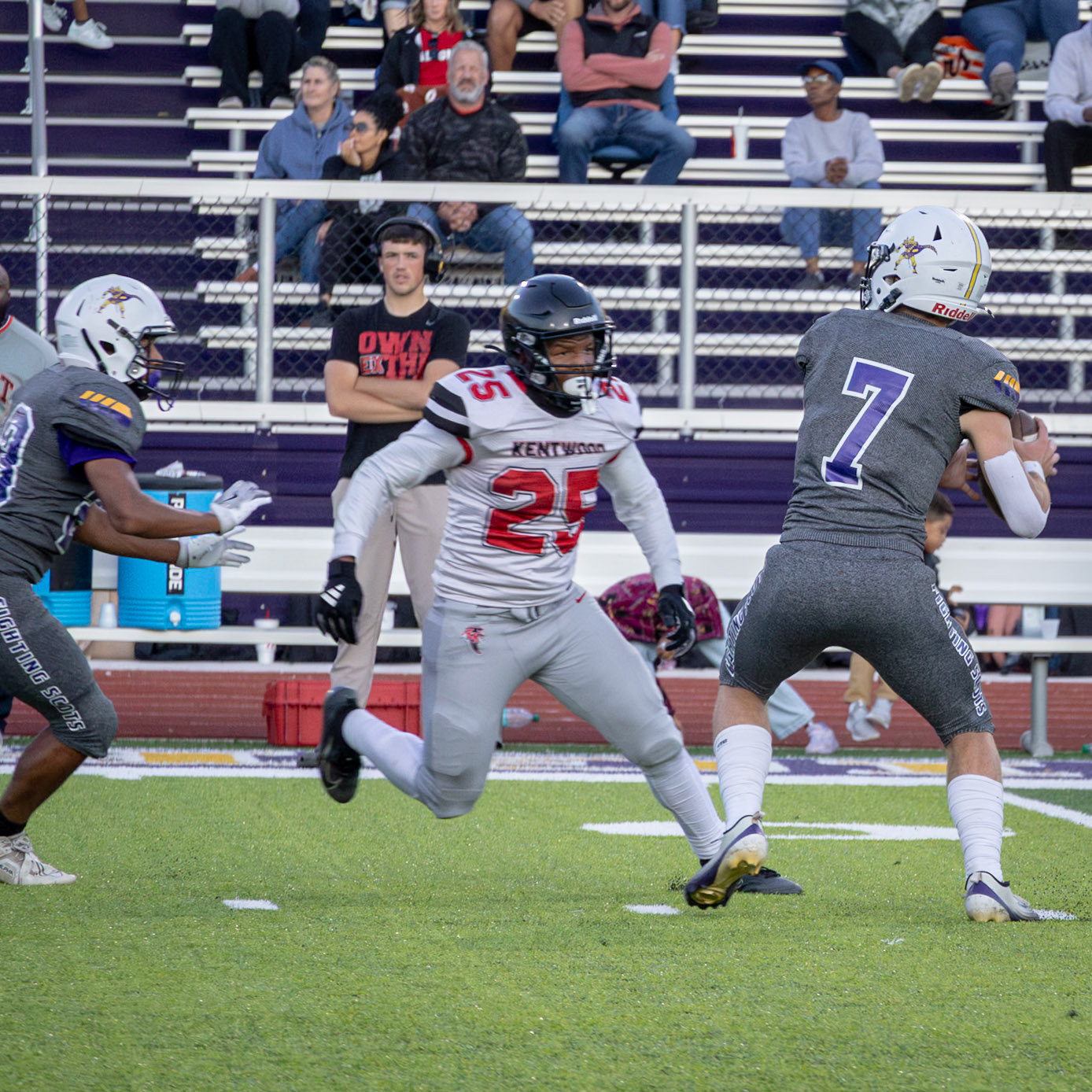 Looking to throw a deep pass Oliver Olmstead begins to throw a pass to an open reciever downfield. (Photo by Ella-Grace Wickens)