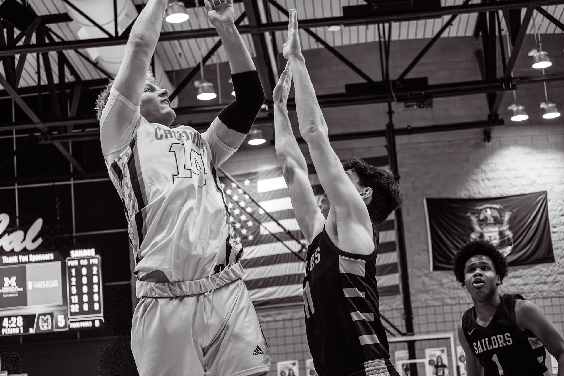 Lincoln Senti up strong over the defense. (Photo by Aaron Pyper)